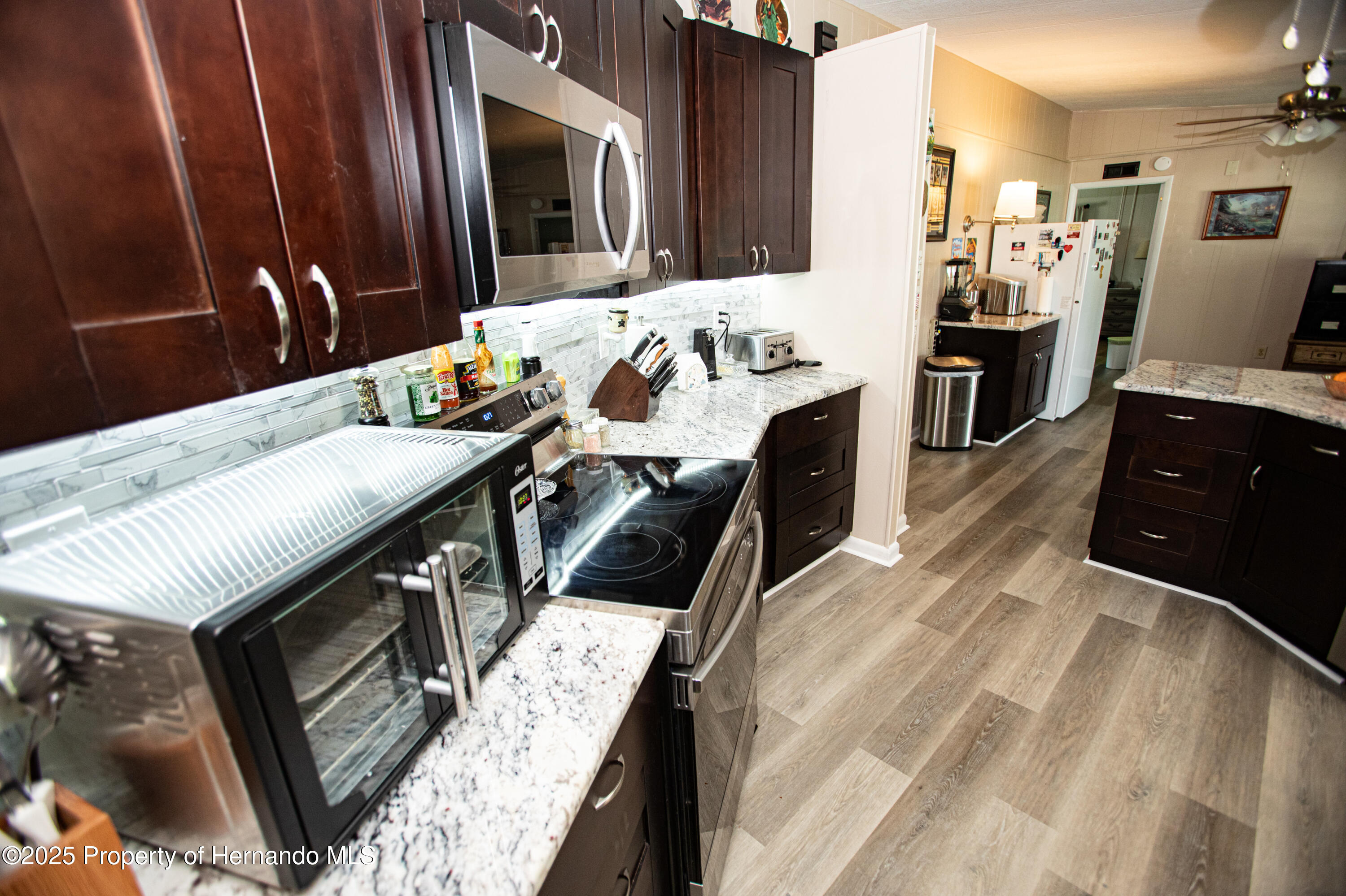 7504 Country Club Drive, Brooksville, Florida image 28