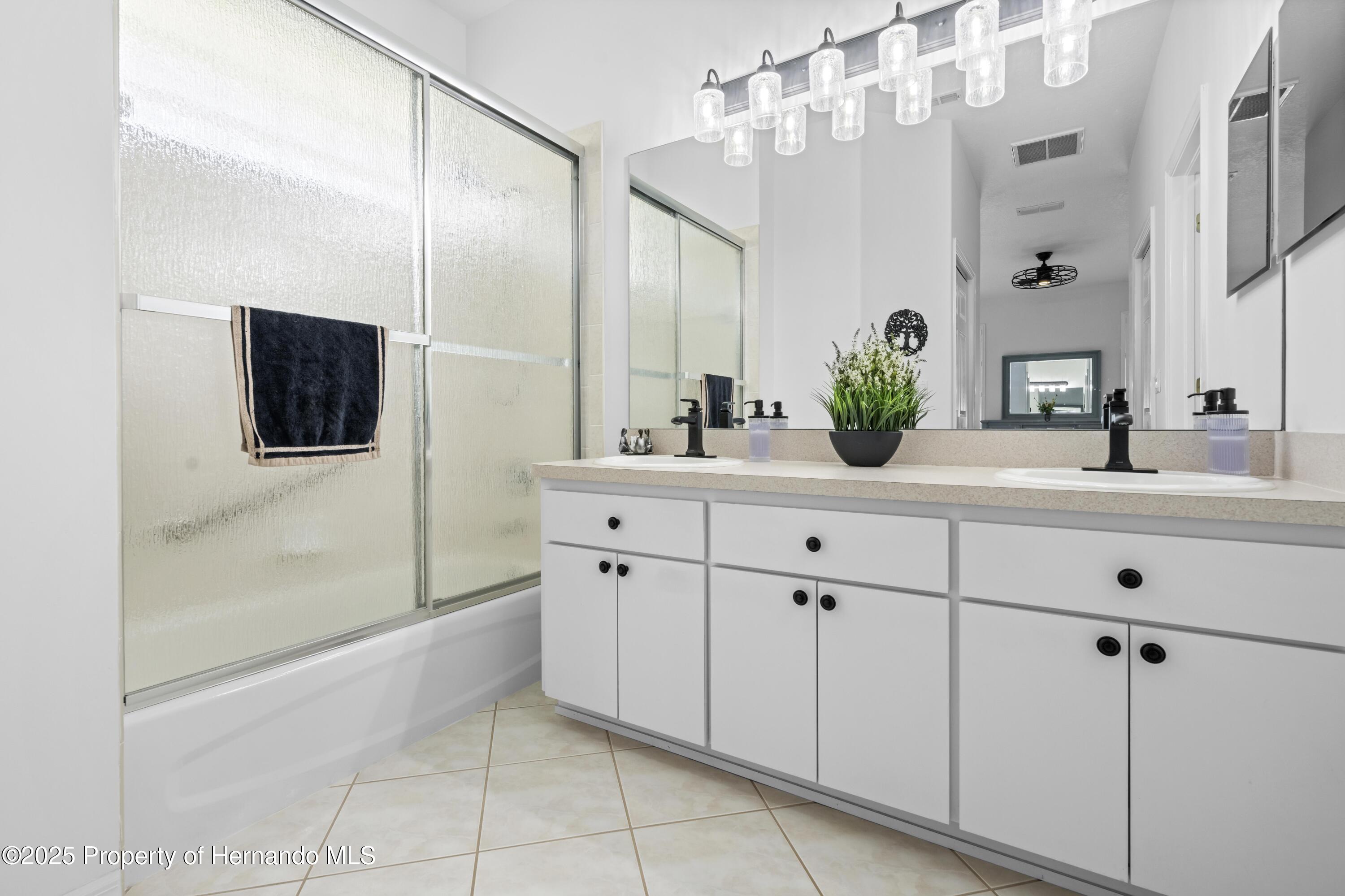 5676 Legend Hills Lane, Spring Hill, Florida image 33
