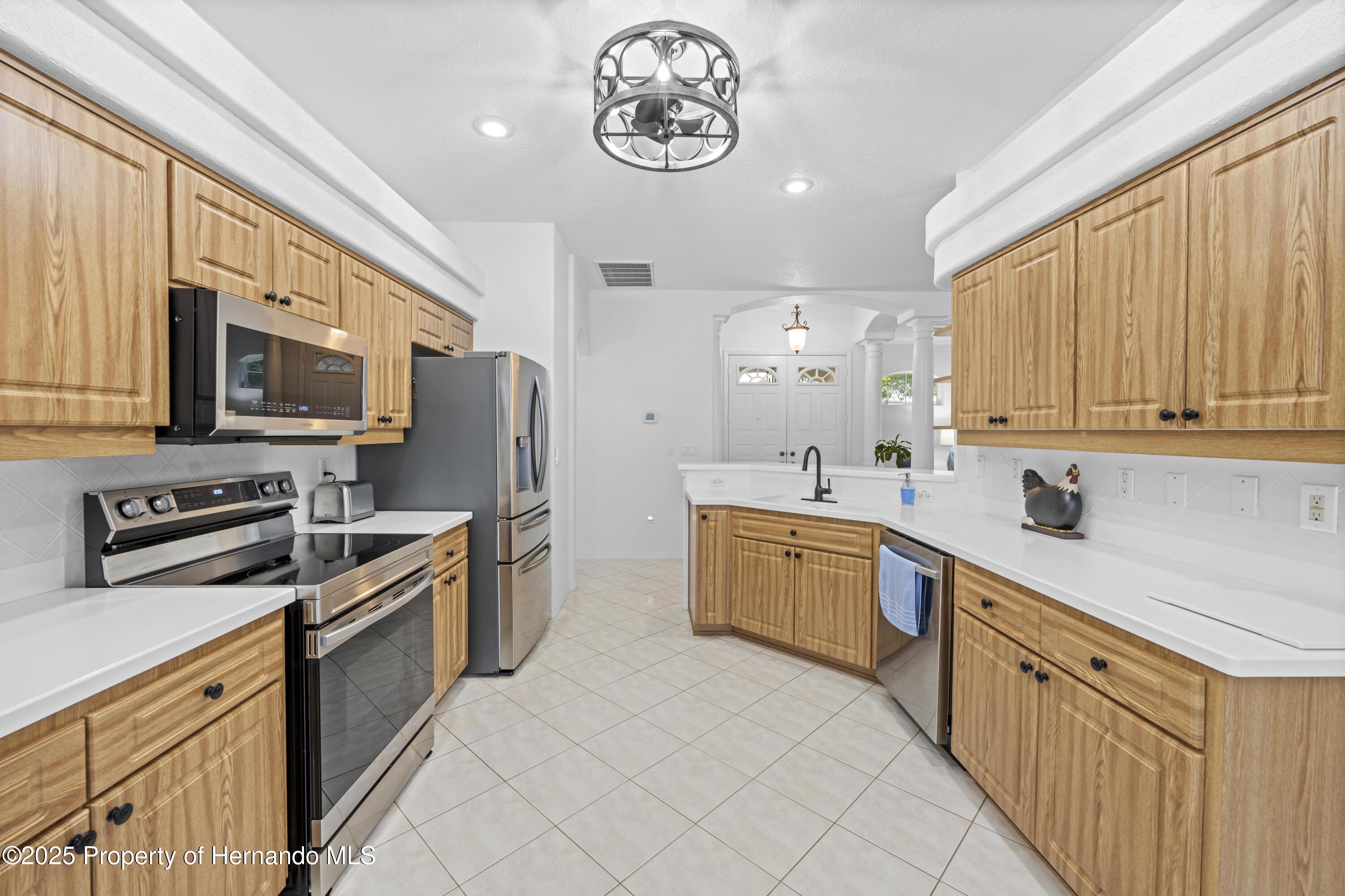 5676 Legend Hills Lane, Spring Hill, Florida image 21