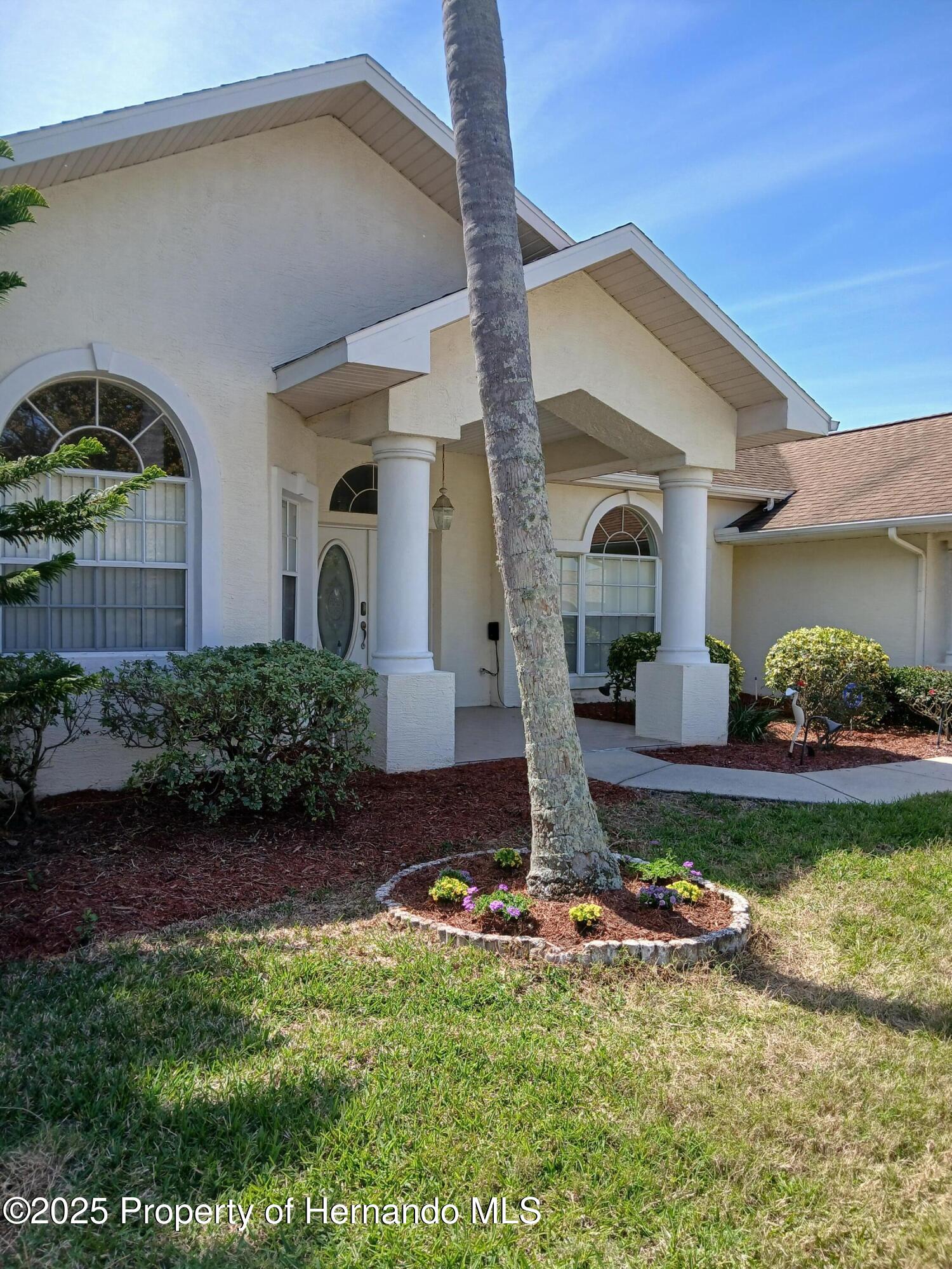 8630 Coral Creek Loop, Hudson, Florida image 2