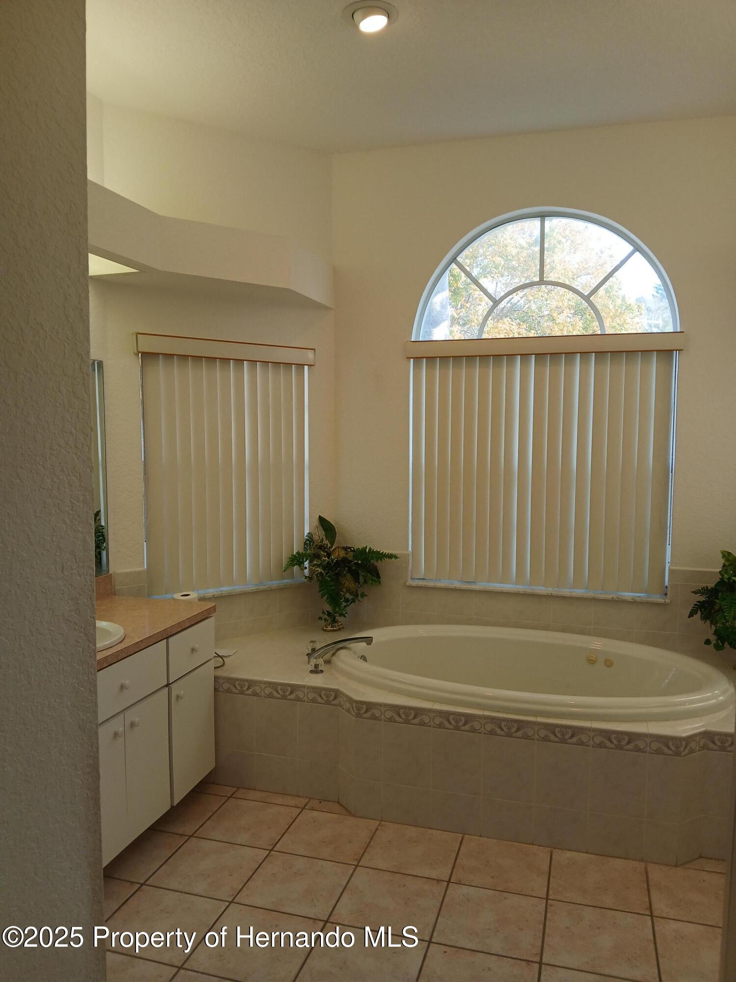 8630 Coral Creek Loop, Hudson, Florida image 24