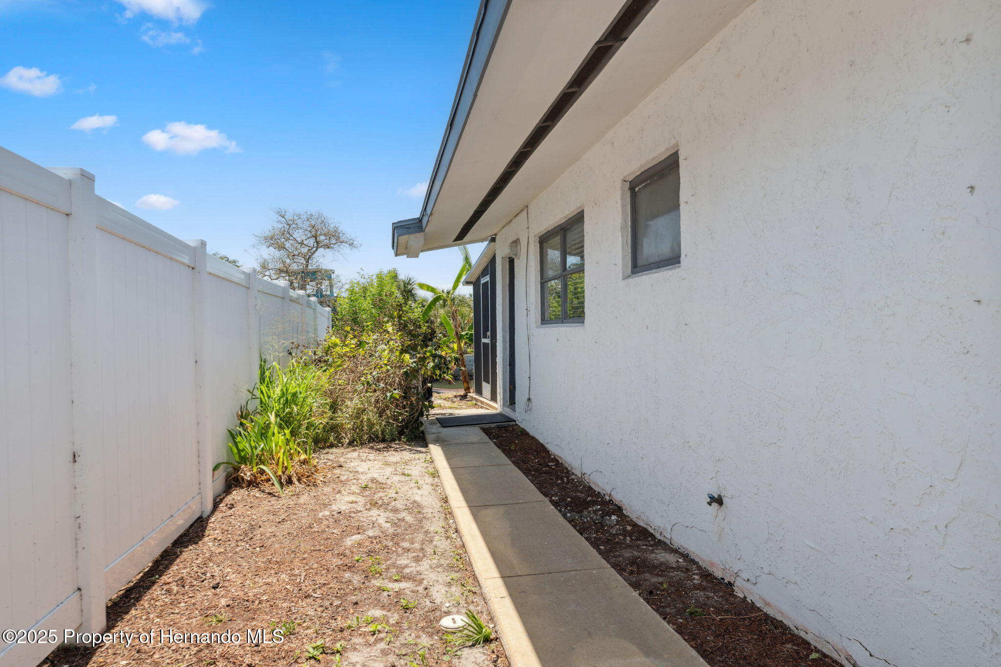 6816 Sanderling Lane, Hudson, Florida image 6