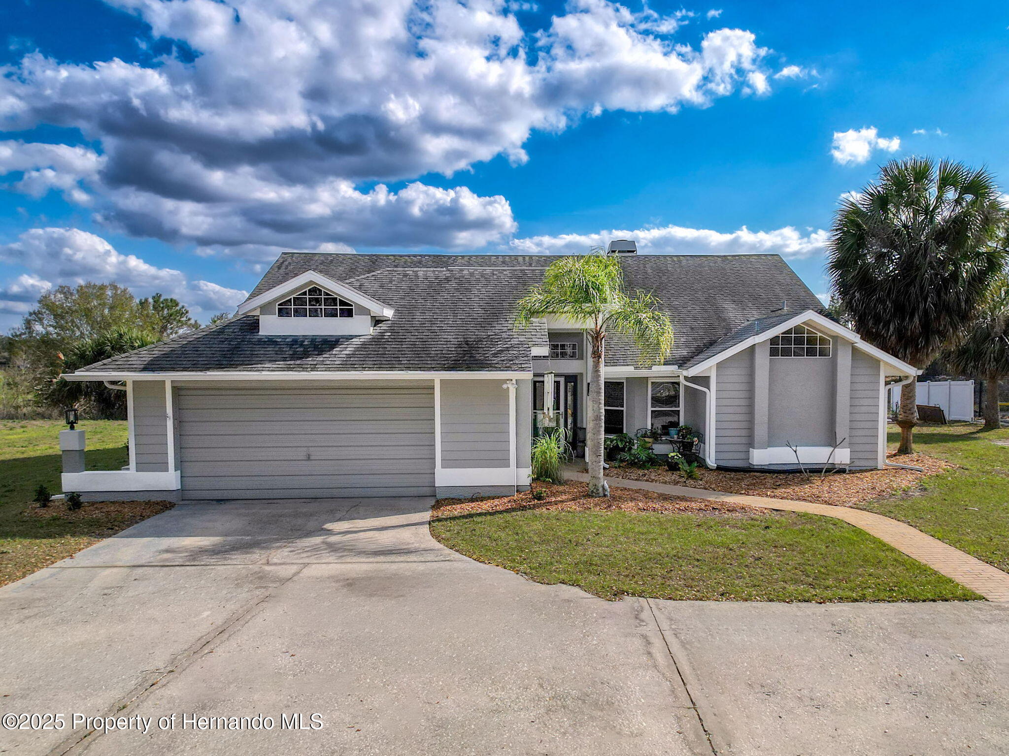 8032 Spring Hill Drive, Spring Hill, Florida image 2