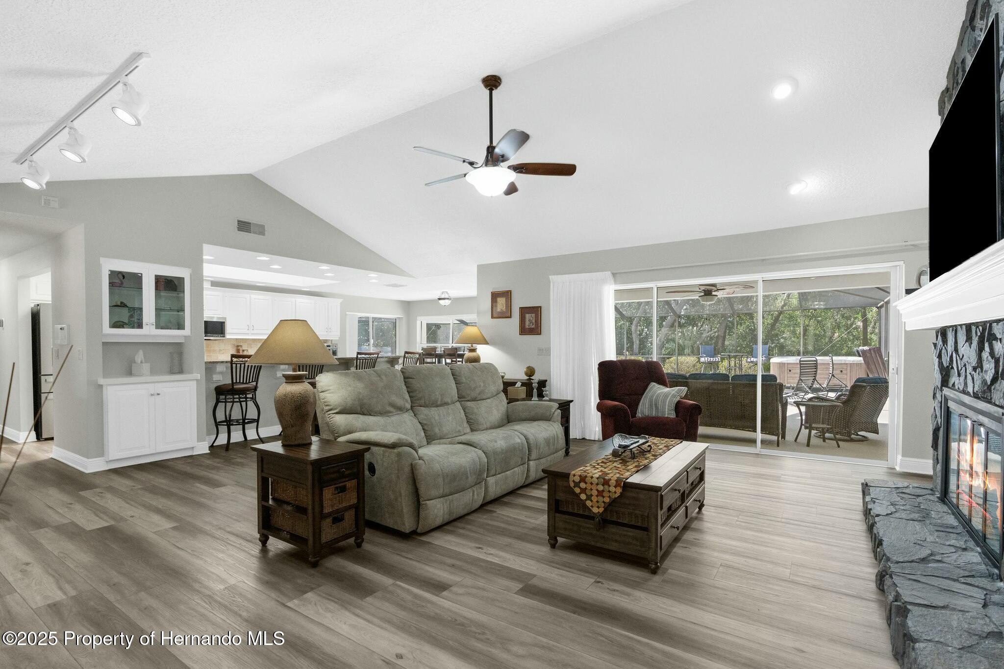 4603 Lake In The Woods Drive, Spring Hill, Florida image 9