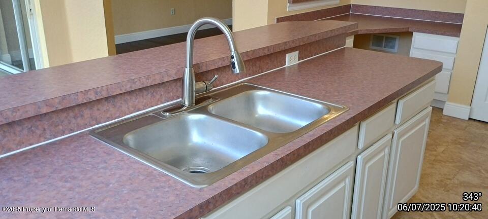 5011 Sunridge Palms Drive #203, Tampa, Florida image 10