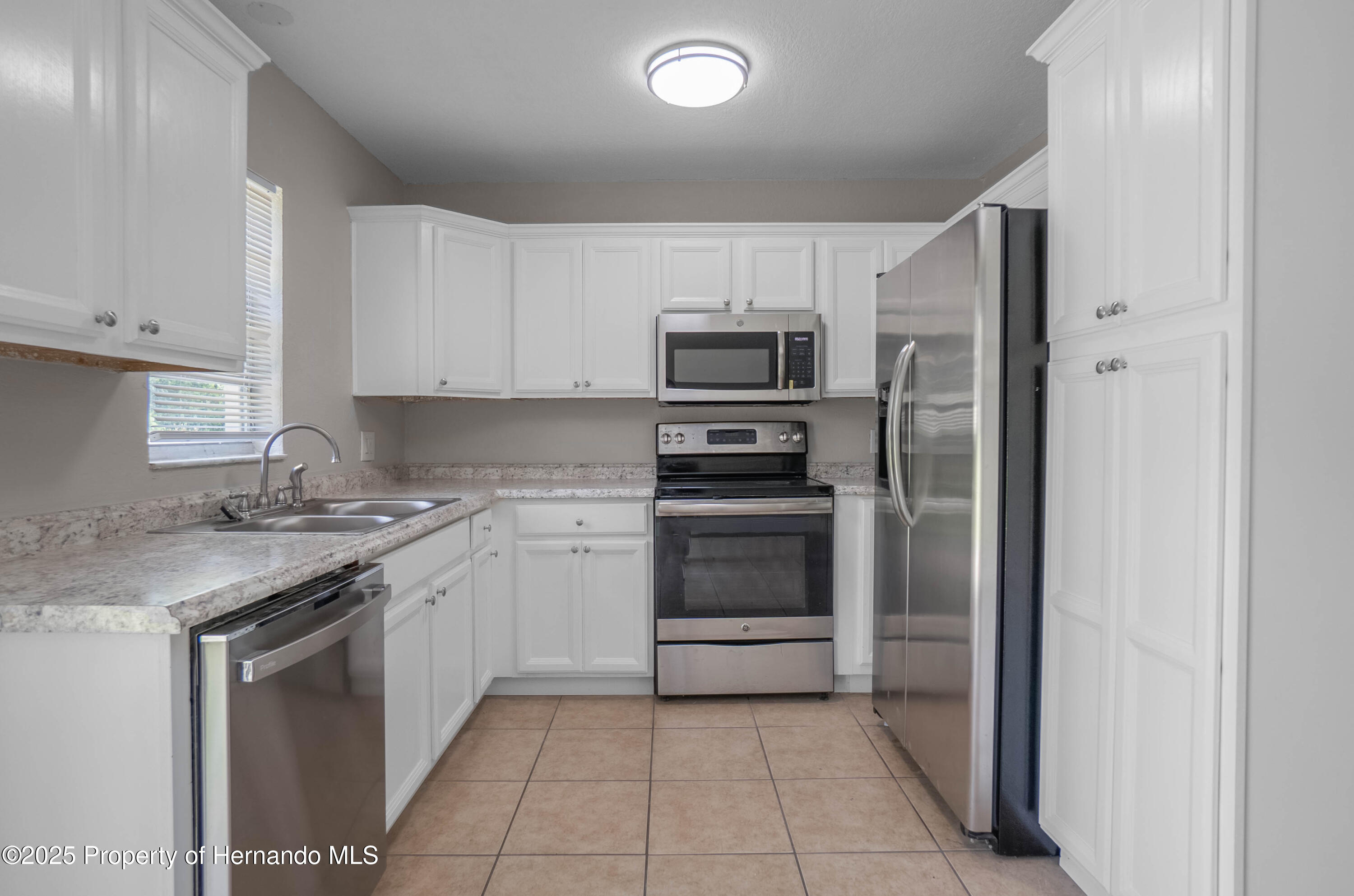 27111 Wakefield Drive, Brooksville, Florida image 13