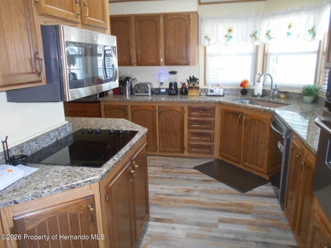 Mobile Home For Sale - 15921 Brookridge Boulevard<br/> Brooksville, FL 34613