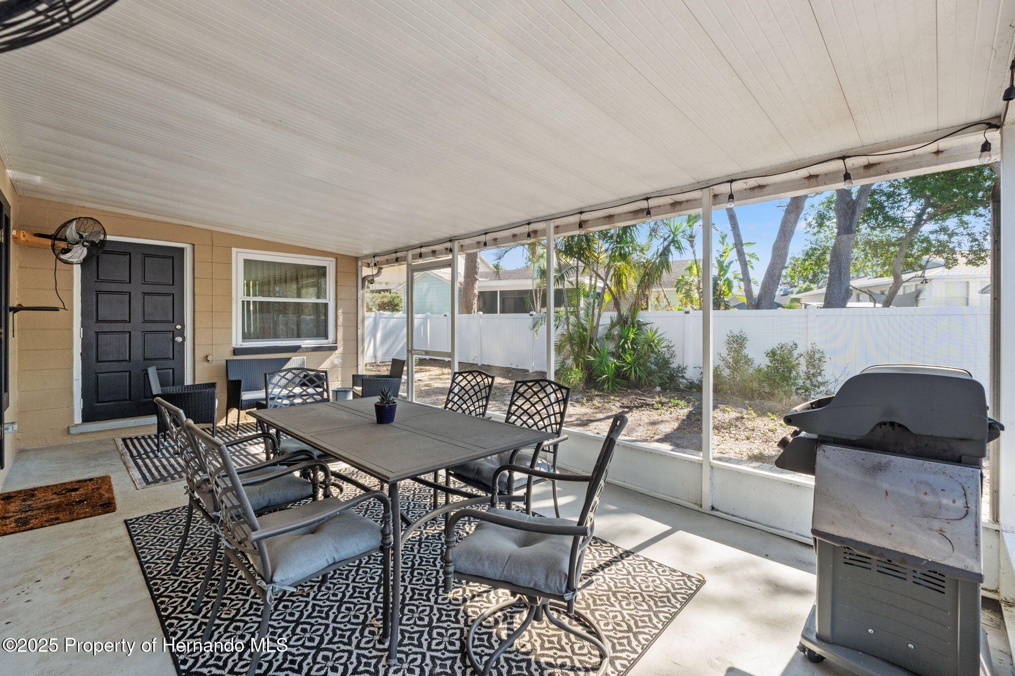422 Crosswinds Drive, Palm Harbor, Florida image 22