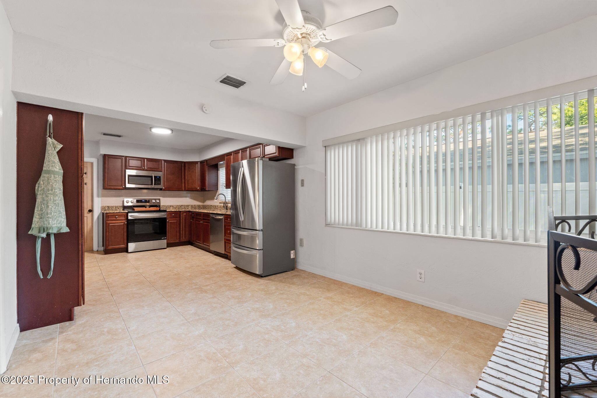 422 Crosswinds Drive, Palm Harbor, Florida image 13