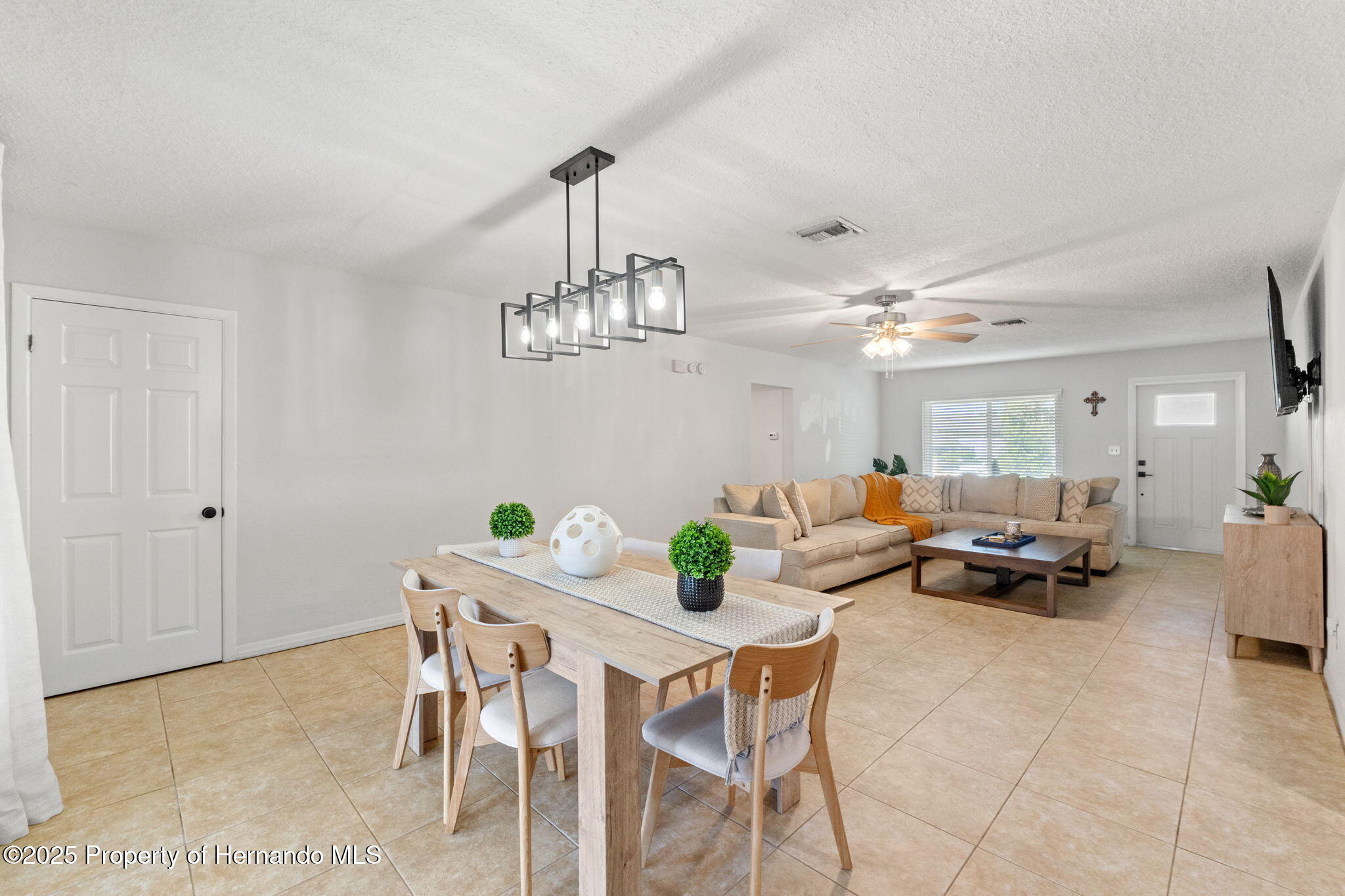 422 Crosswinds Drive, Palm Harbor, Florida image 9