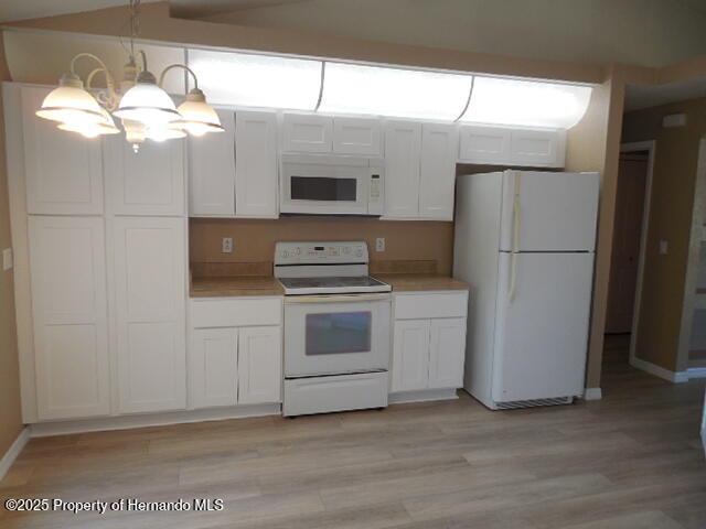 5278 Enfield Avenue, Spring Hill, Florida image 2