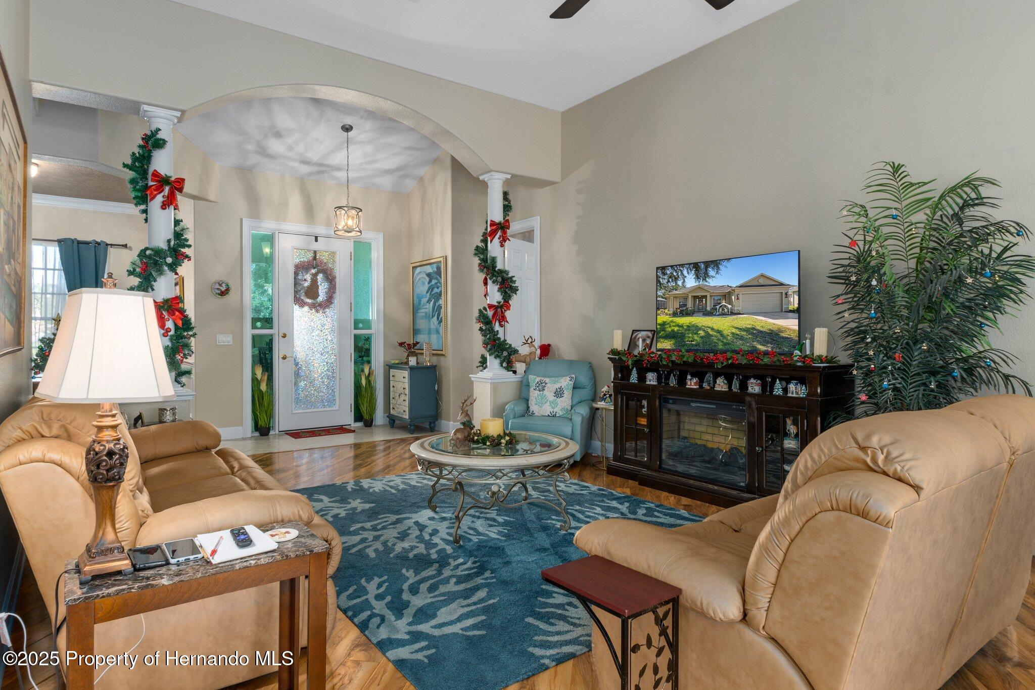 9398 Burnam Drive, Weeki Wachee, Florida image 9