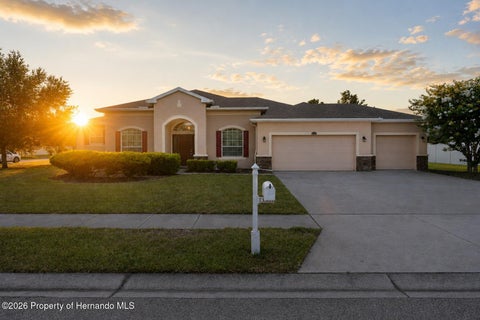 Homes For Sale - 13589 Hunters Point Street<br/> Spring Hill, FL 34609
