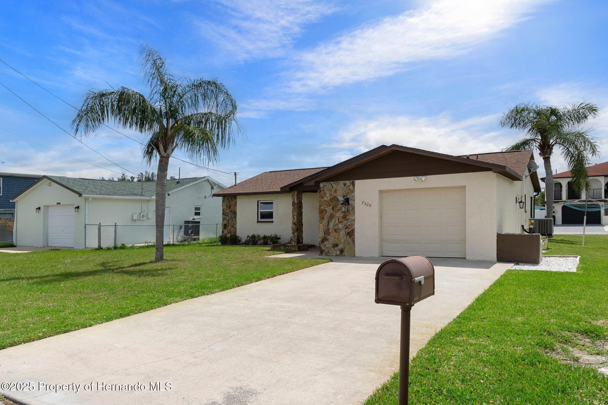 7520 Mako Drive, Hudson, Florida image 11