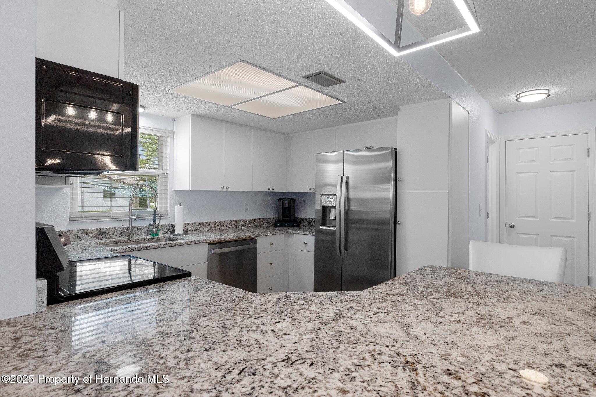 7520 Mako Drive, Hudson, Florida image 22