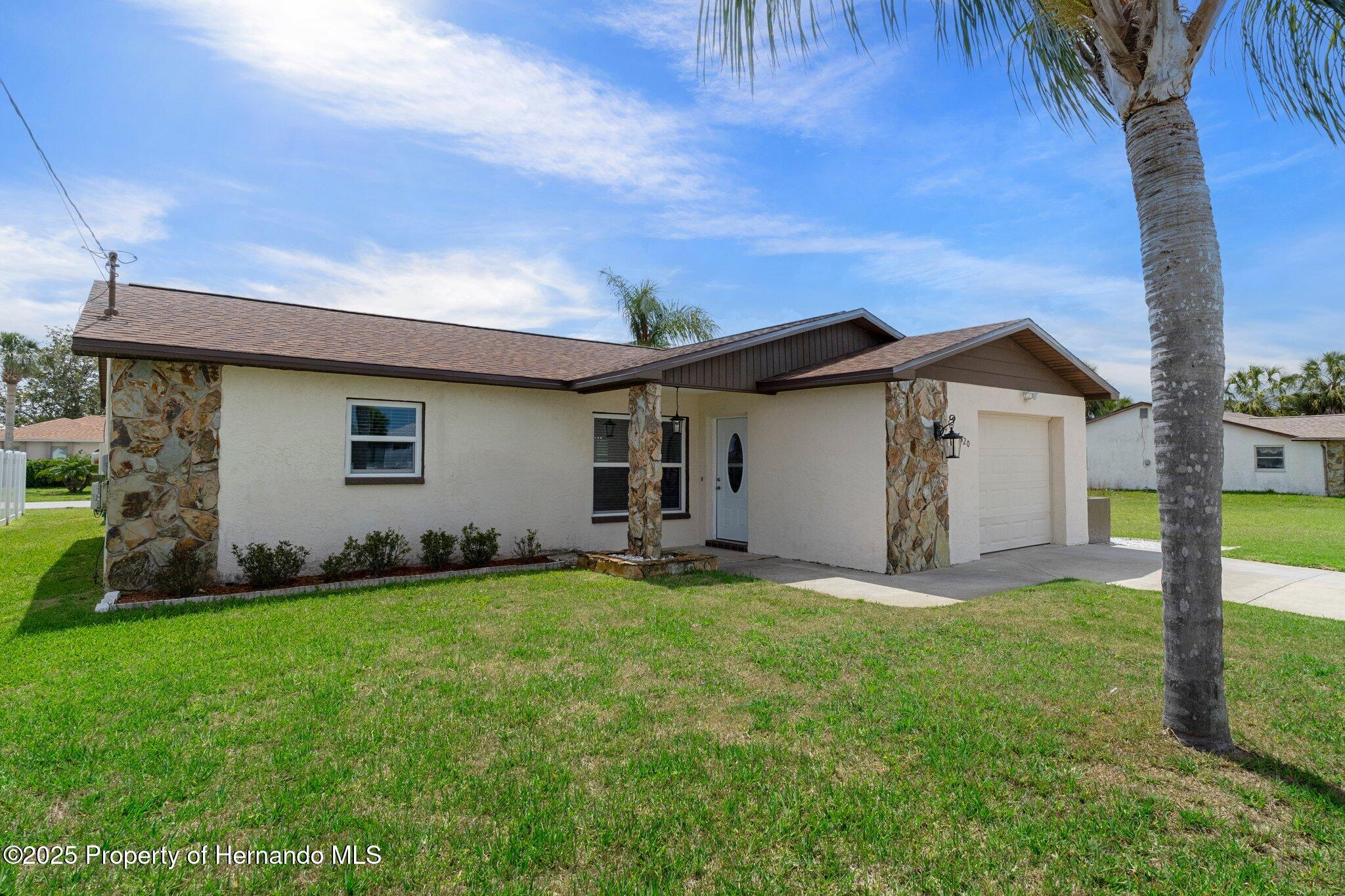 7520 Mako Drive, Hudson, Florida image 9