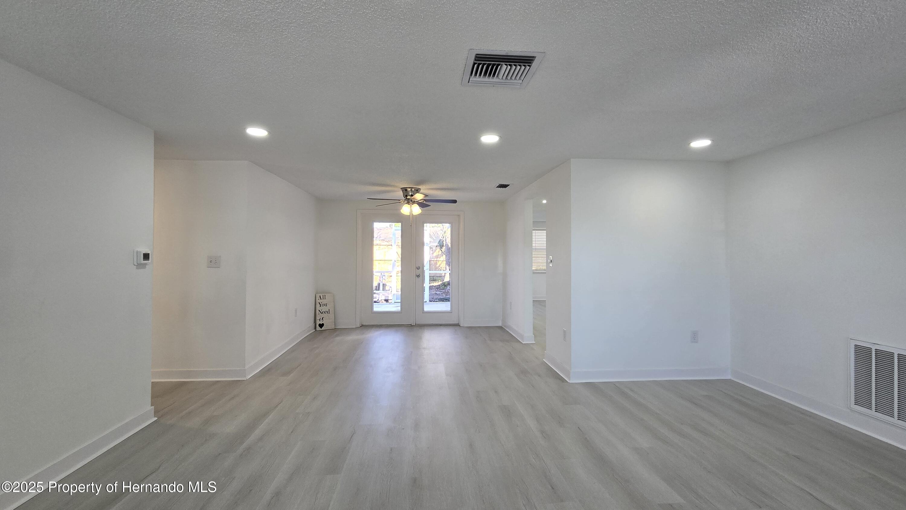 8640 Spanish Moss Drive, Port Richey, Florida image 20