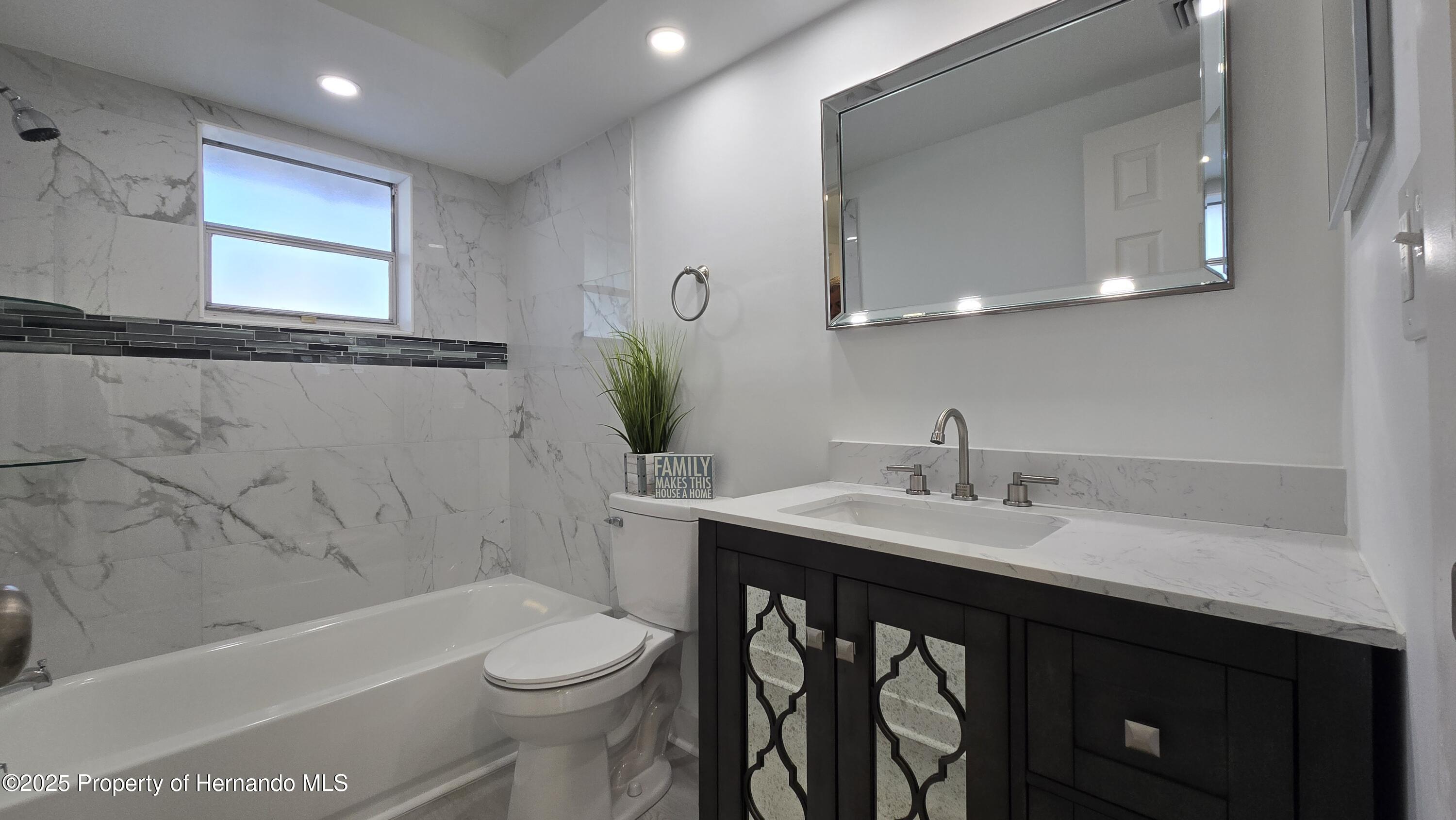 8640 Spanish Moss Drive, Port Richey, Florida image 34