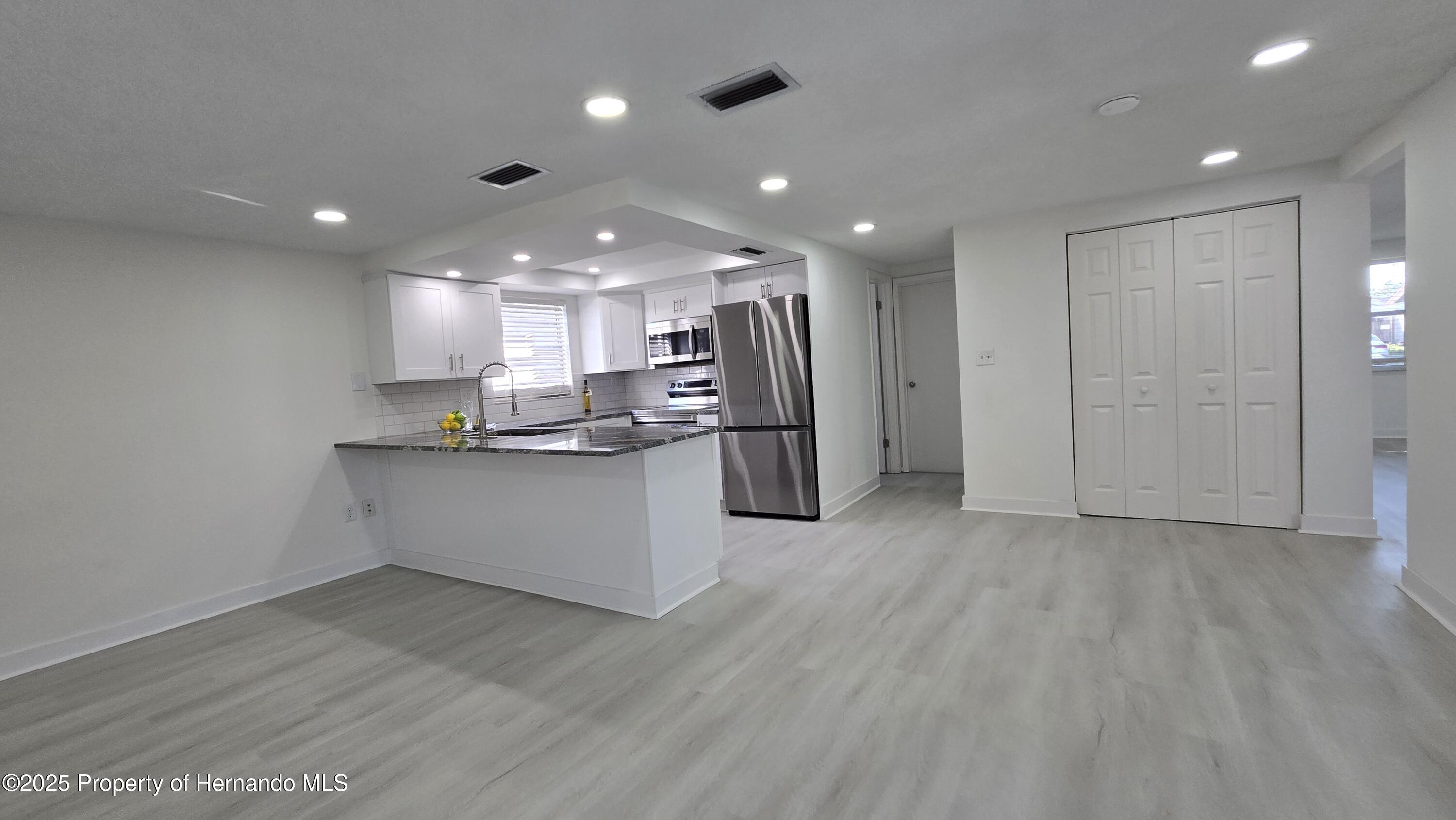 8640 Spanish Moss Drive, Port Richey, Florida image 18