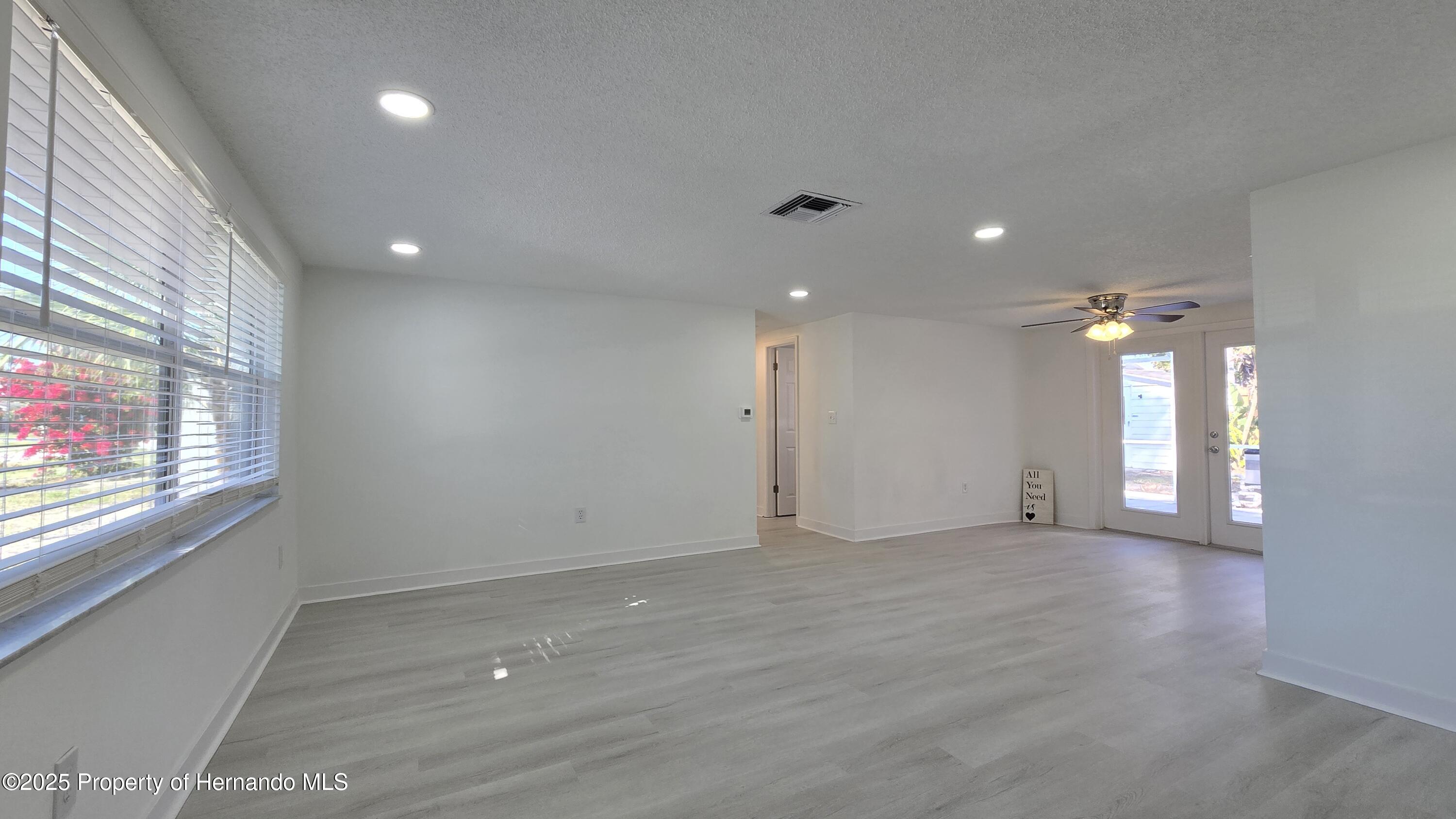 8640 Spanish Moss Drive, Port Richey, Florida image 29