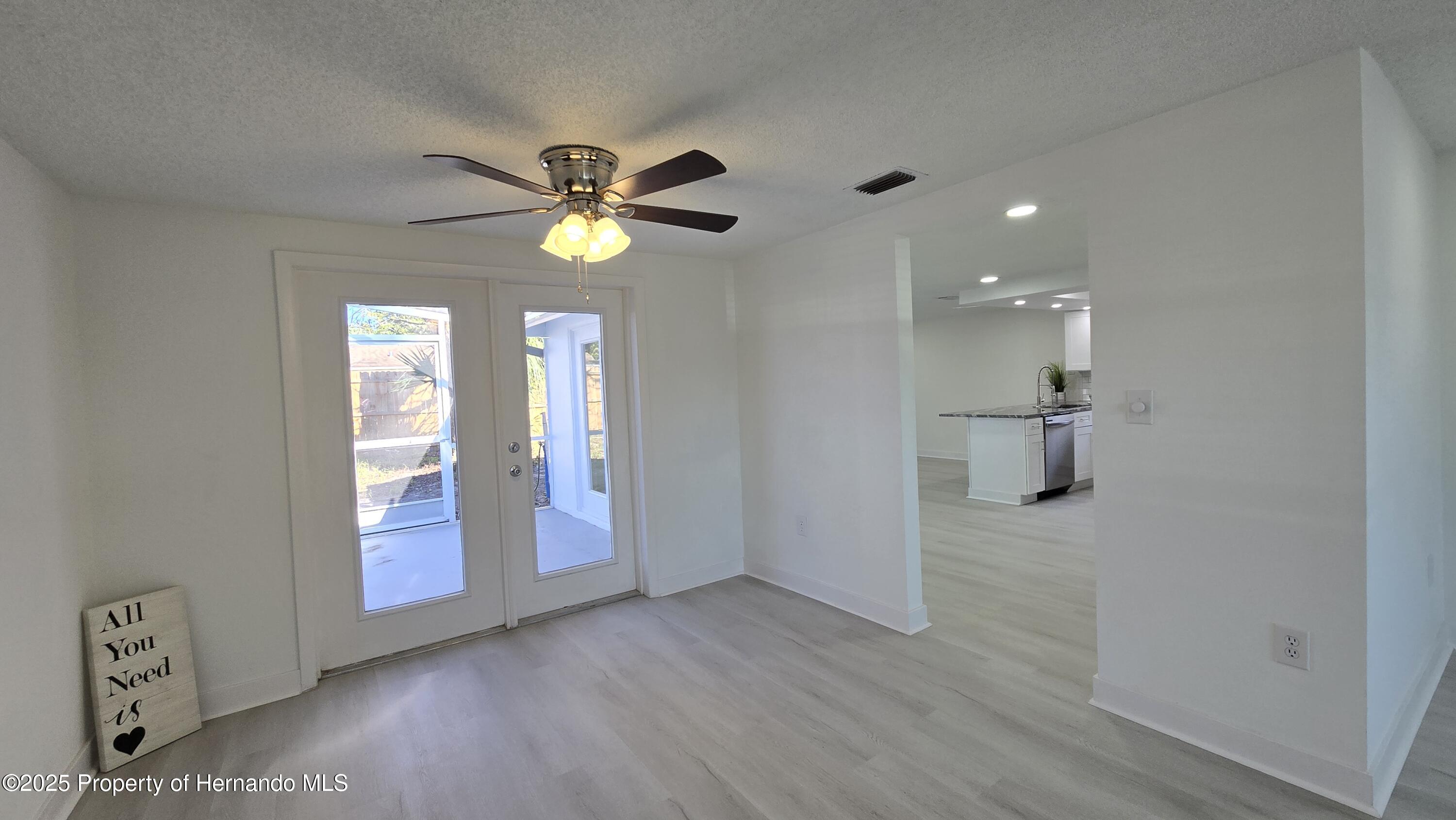 8640 Spanish Moss Drive, Port Richey, Florida image 22
