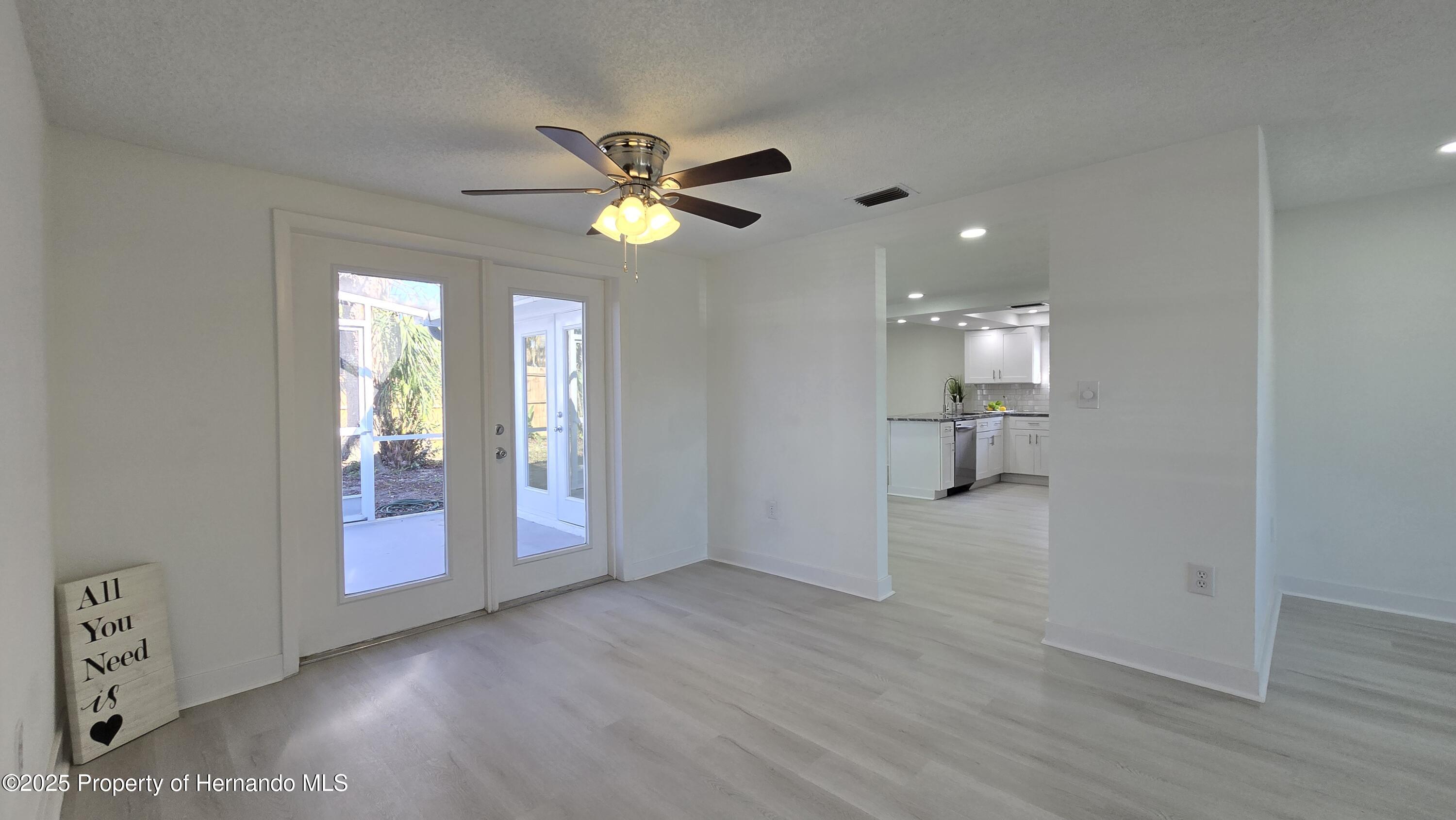 8640 Spanish Moss Drive, Port Richey, Florida image 24