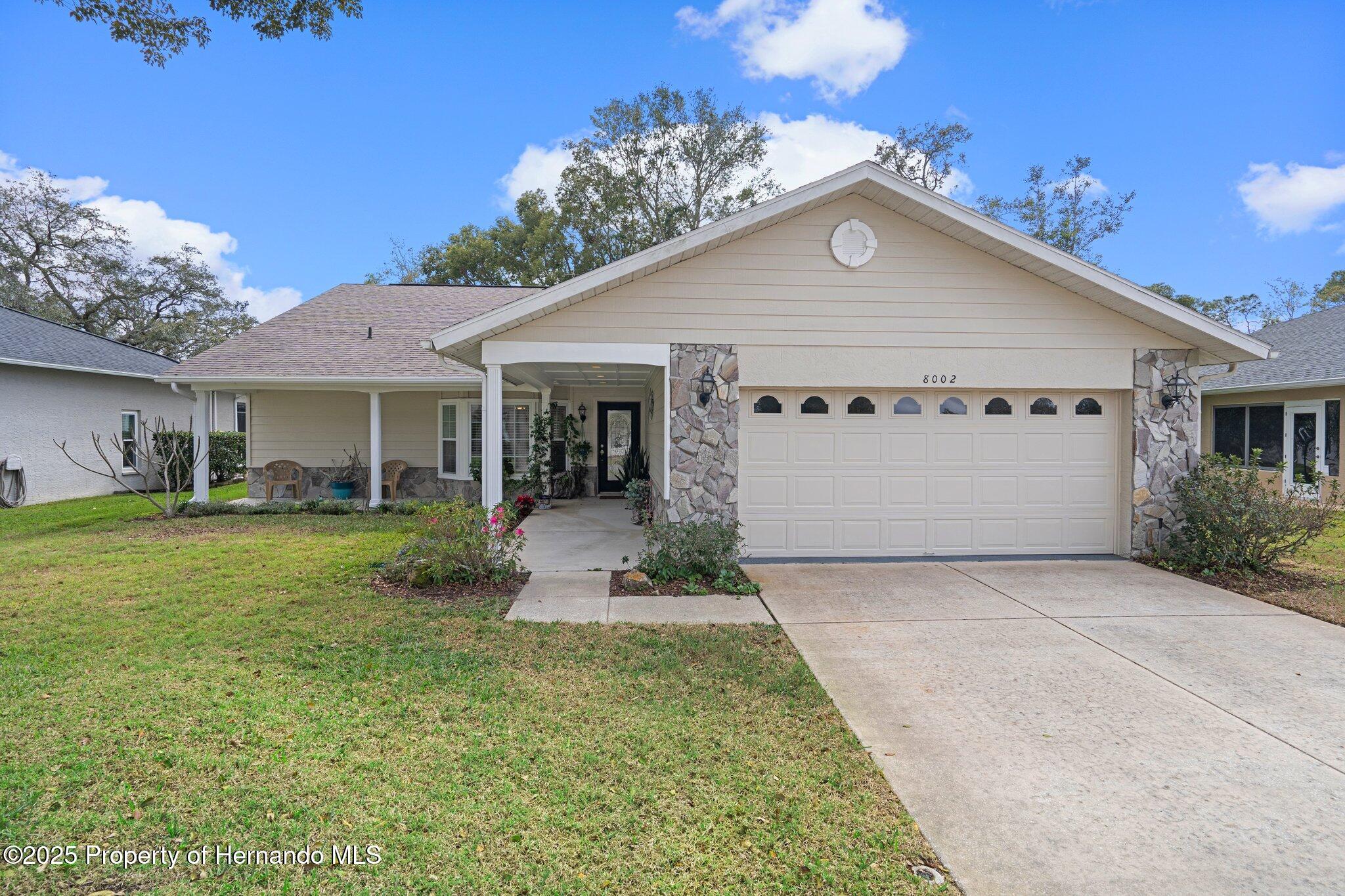 8002 Sugarbush Drive, Spring Hill, Florida image 9