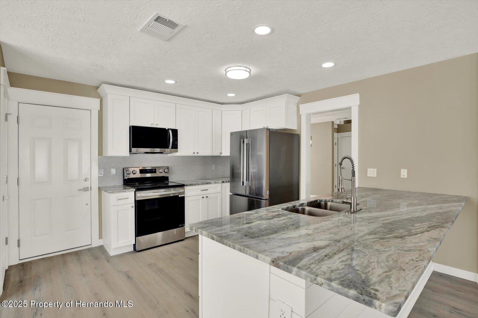 10423 Ashley Oaks Drive, Riverview, Florida image 9