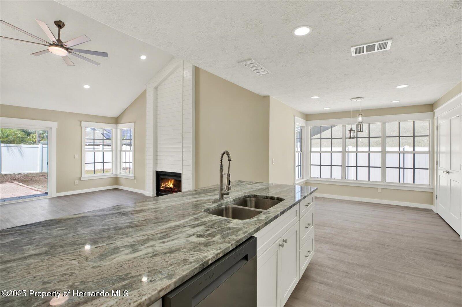 10423 Ashley Oaks Drive, Riverview, Florida image 11