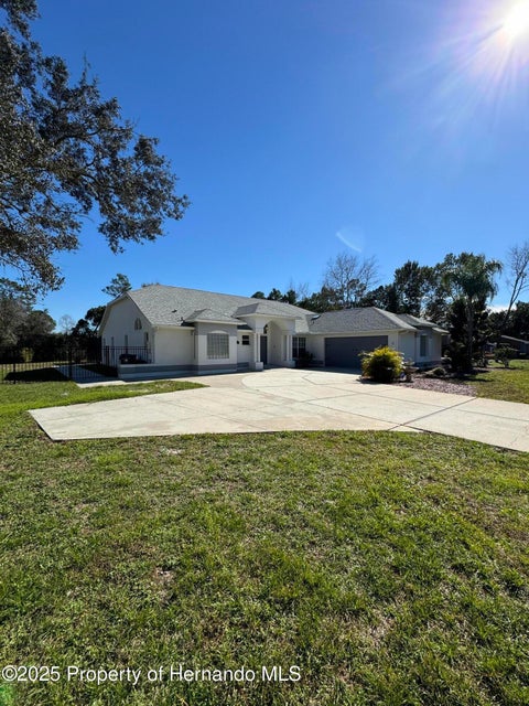 Homes For Rent - 7565 Jomel Drive<br/> Weeki Wachee, FL 34607