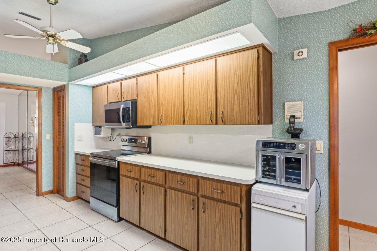 7270 Nightwalker Road, Weeki Wachee, Florida image 15