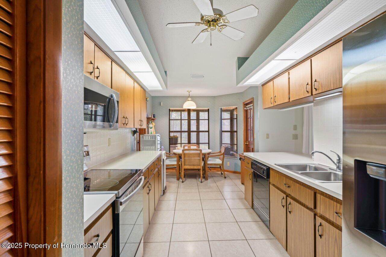 7270 Nightwalker Road, Weeki Wachee, Florida image 16