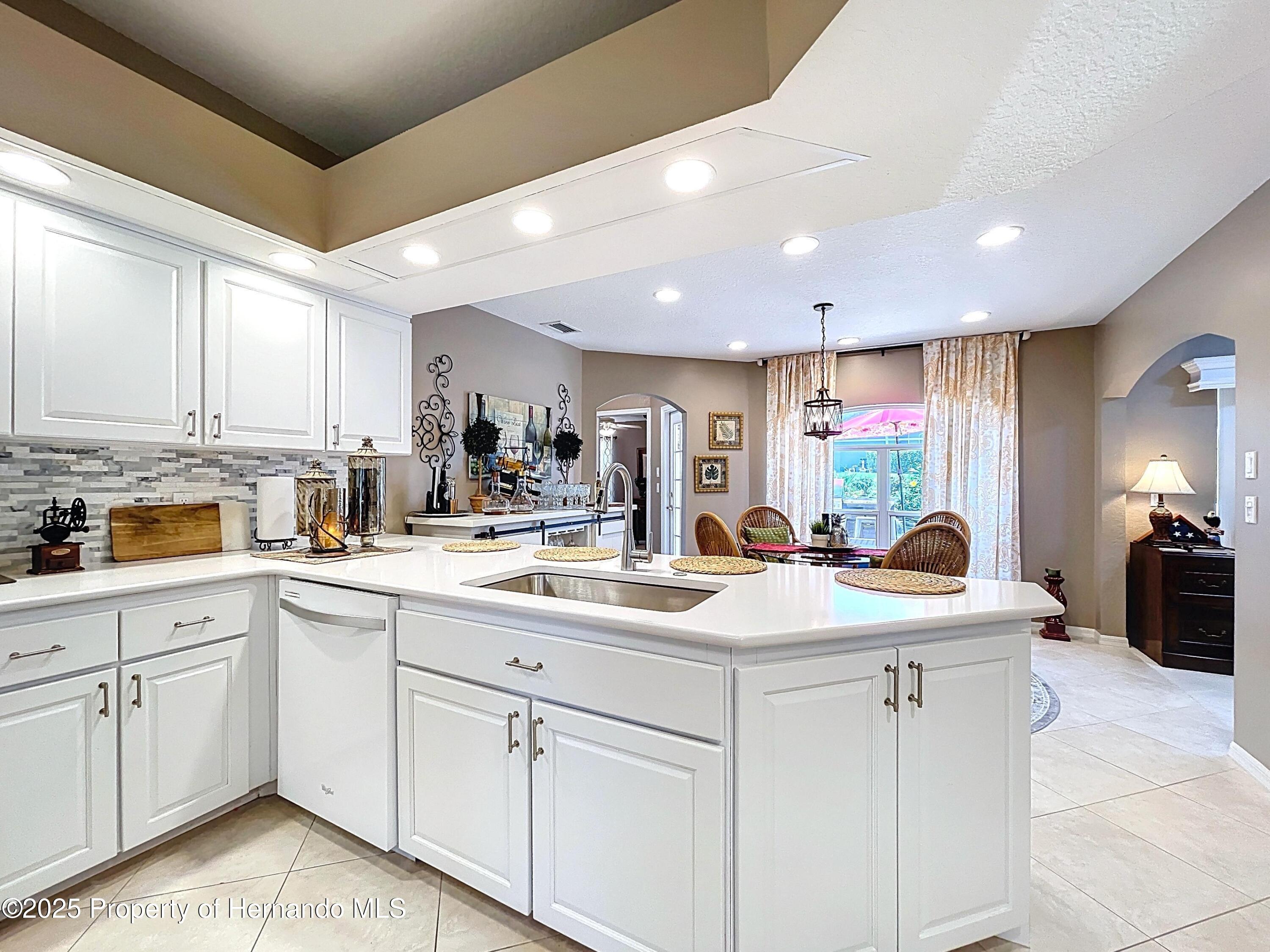 8420 Maybelle Drive, Weeki Wachee, Florida image 24