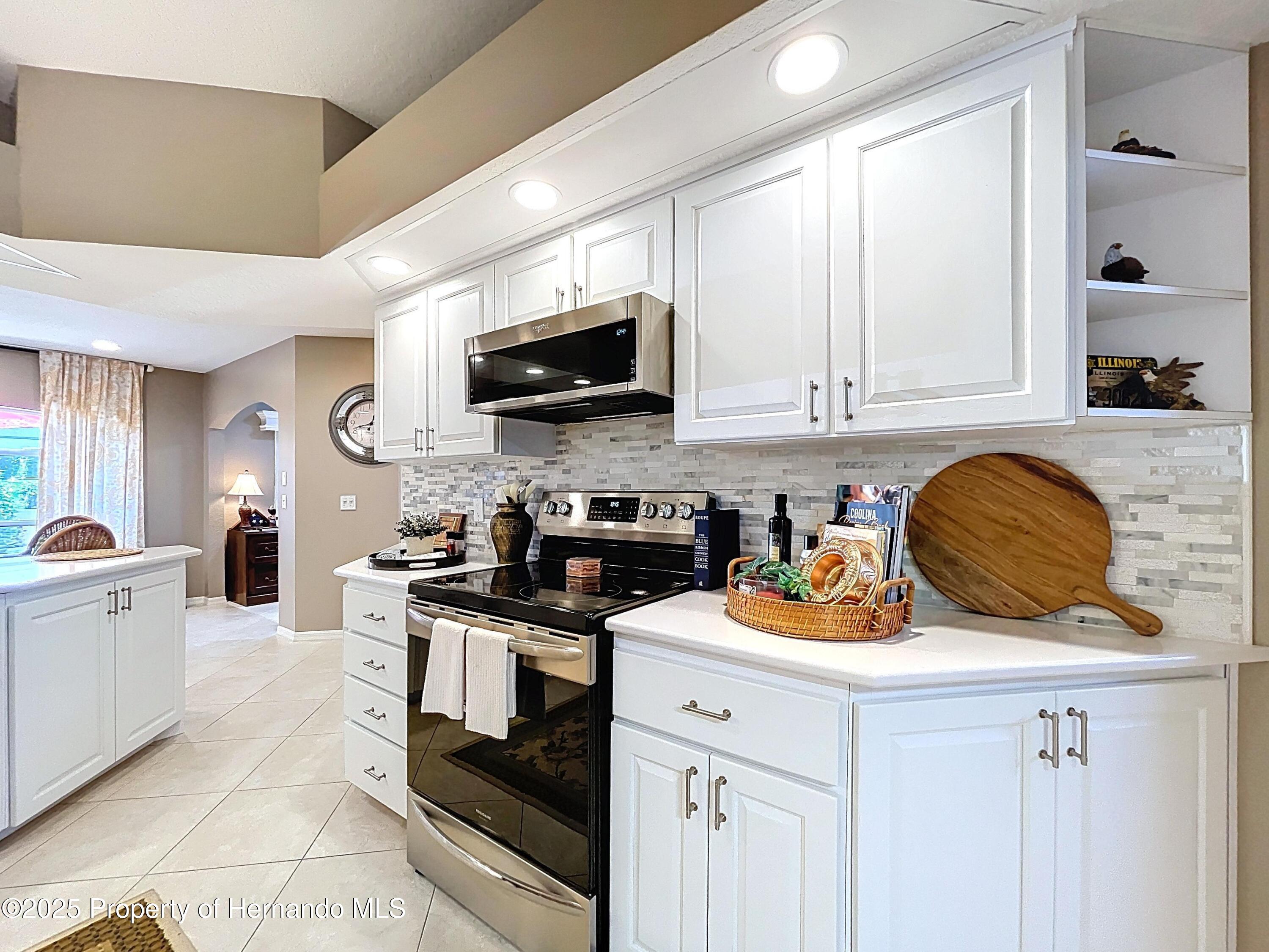 8420 Maybelle Drive, Weeki Wachee, Florida image 25