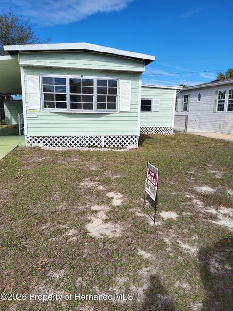 Homes For Sale - 5713 Columbia Drive<br/> Pasco County, New Port Richey, FL 34652
