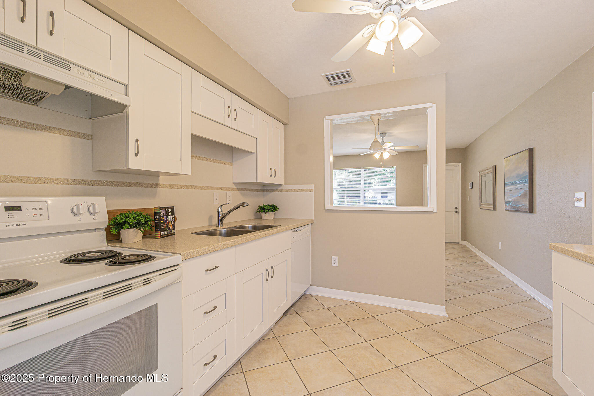 6702 49th Avenue, Saint Petersburg, Florida image 4