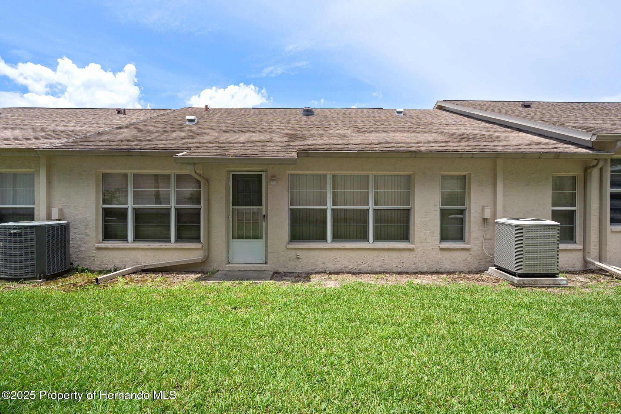 2165 Springmeadow Drive, Spring Hill, Florida image 32