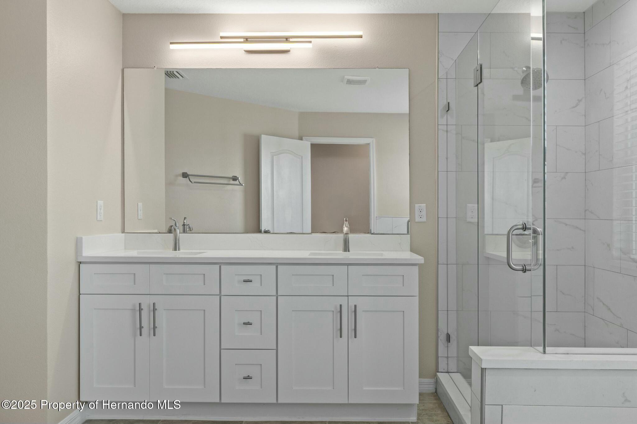 13619 Hunters Point Street, Spring Hill, Florida image 38