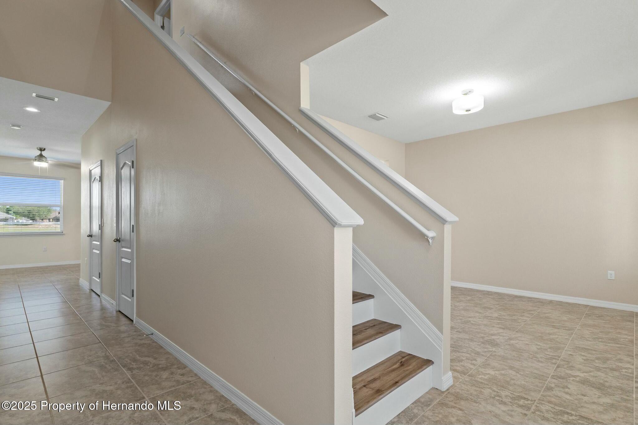 13619 Hunters Point Street, Spring Hill, Florida image 9