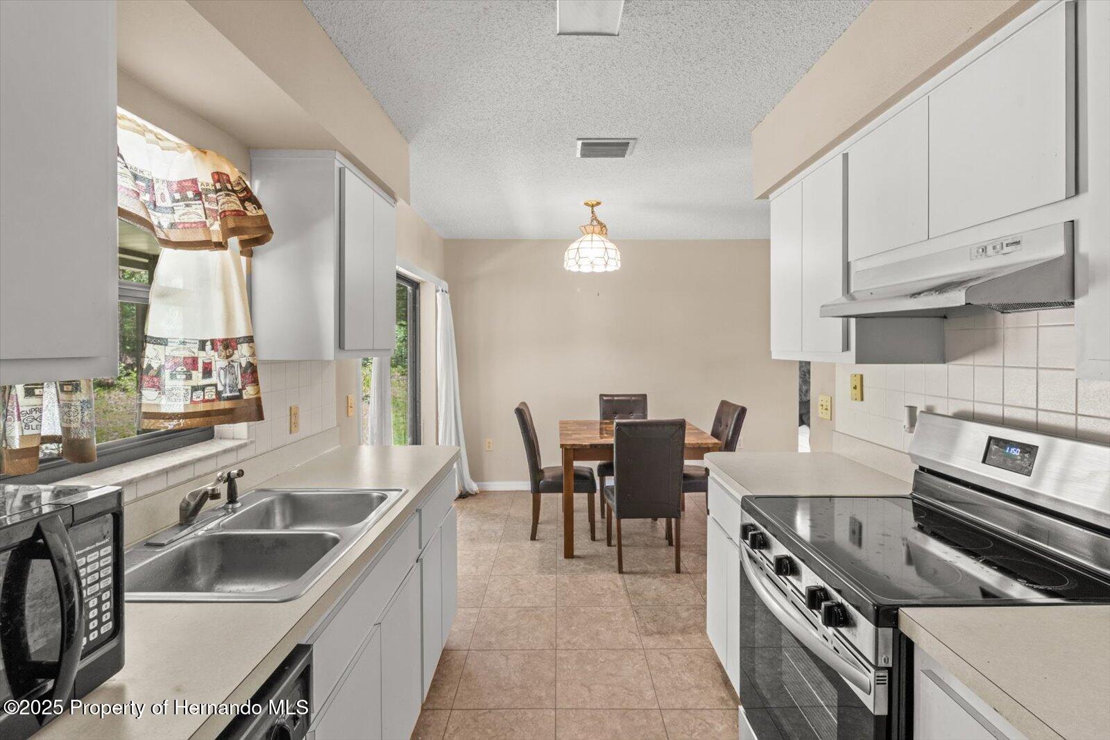 Inverness, Florida 34452, United States, 2 Bedrooms Bedrooms, ,1 BathroomBathrooms,Residential,Pending,188160