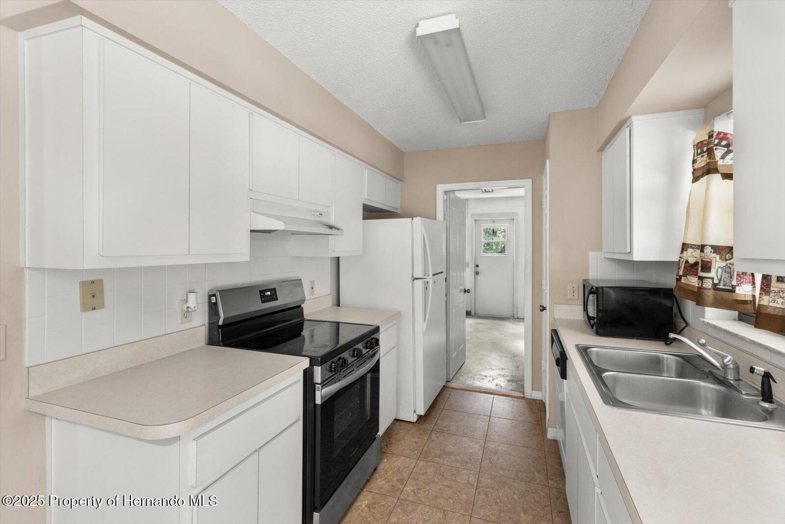 Inverness, Florida 34452, United States, 2 Bedrooms Bedrooms, ,1 BathroomBathrooms,Residential,Pending,188160