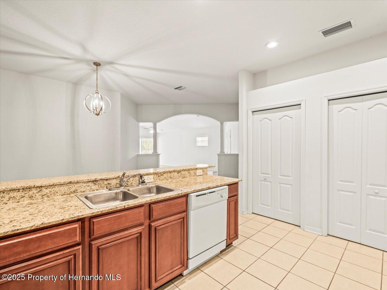 3885 Crossline Drive, Spring Hill, Florida image 24