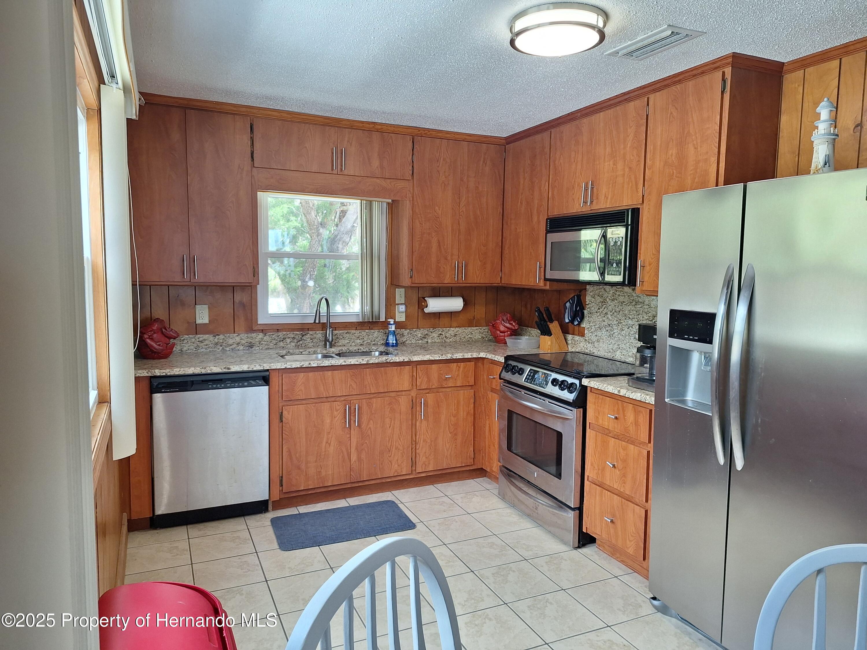 3461 Gum Drive, Weeki Wachee, Florida image 13