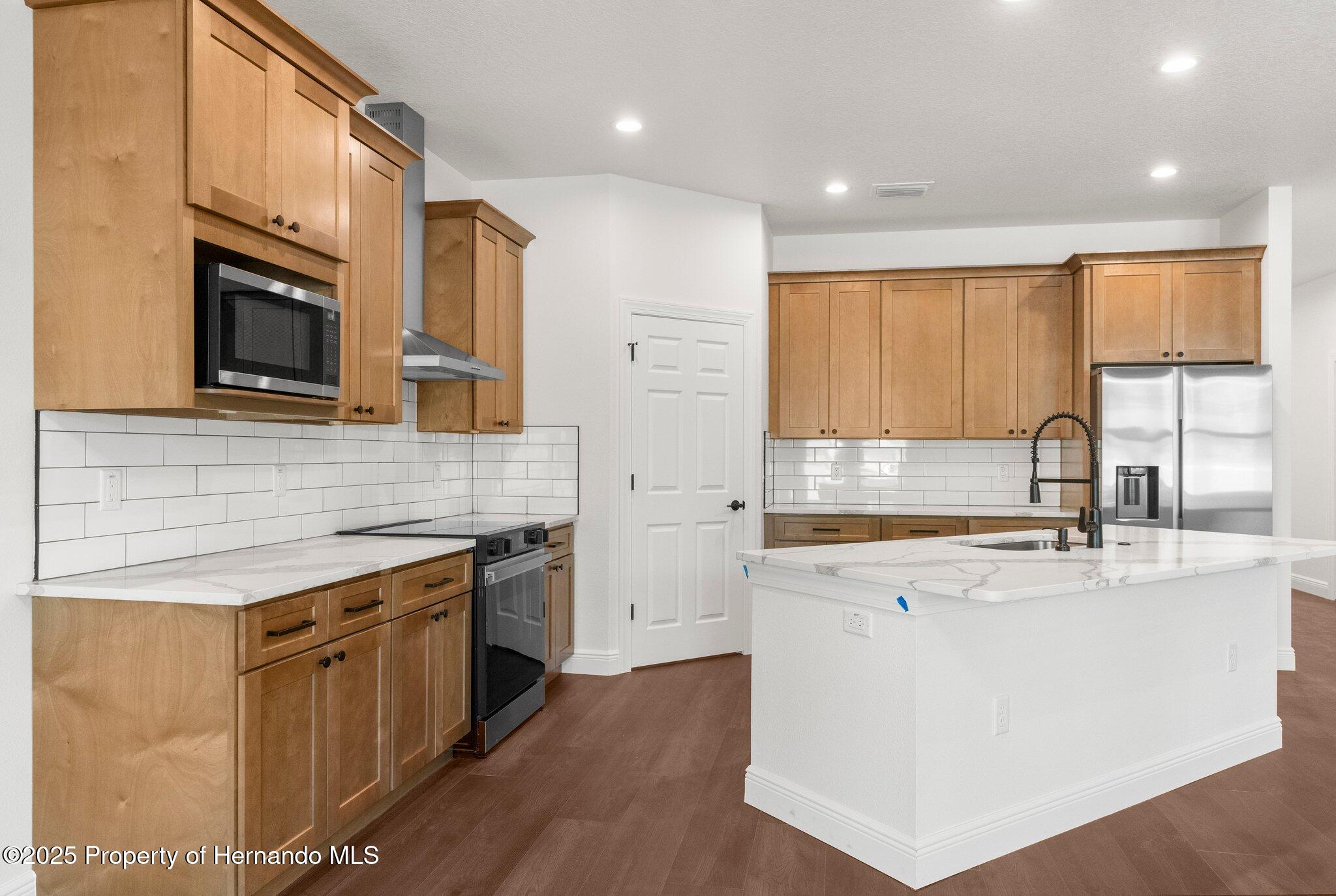 16043 Penn State Road, Weeki Wachee, Florida image 35