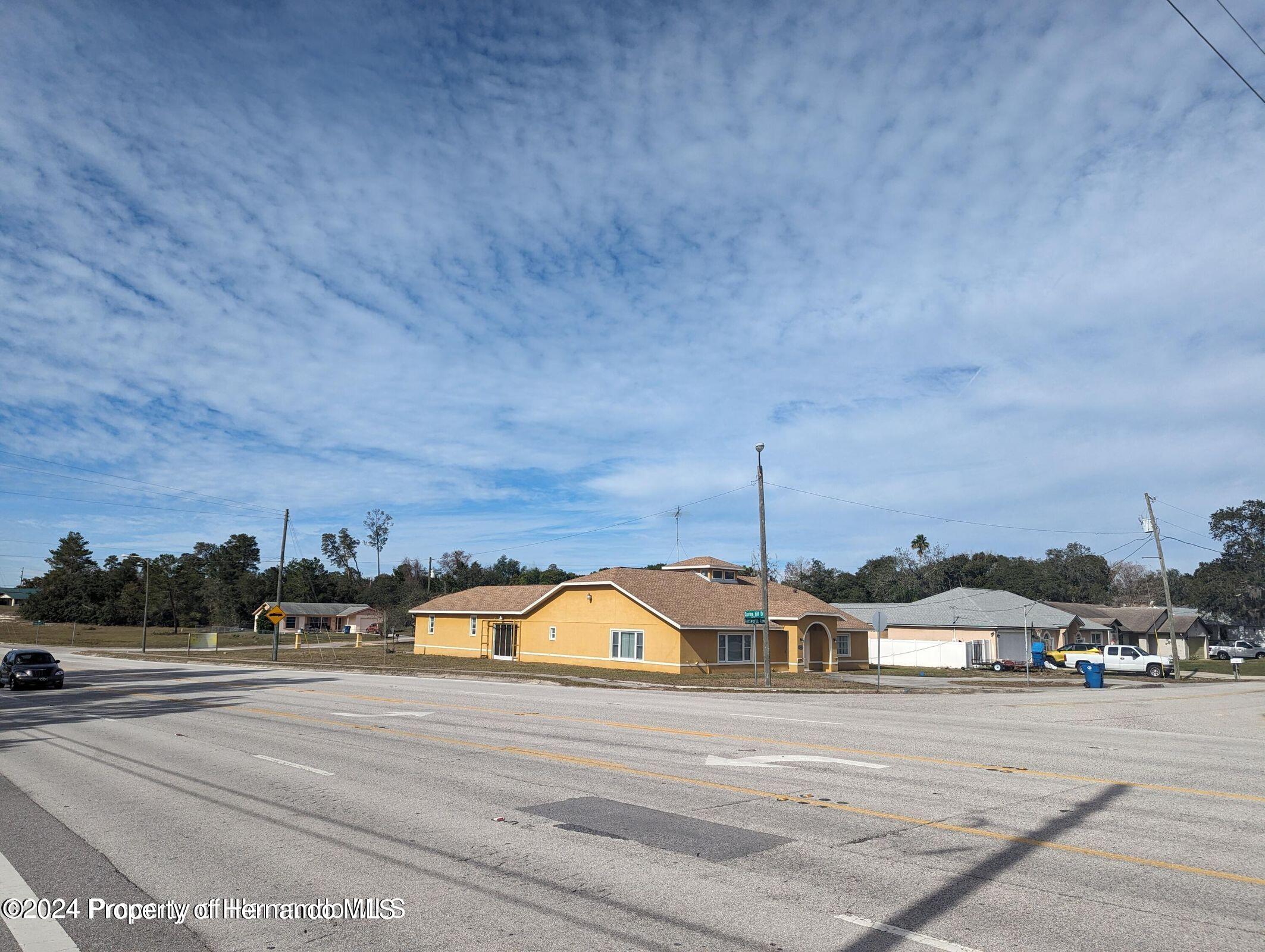 2365 Ainsworth Avenue, Spring Hill, Florida image 9