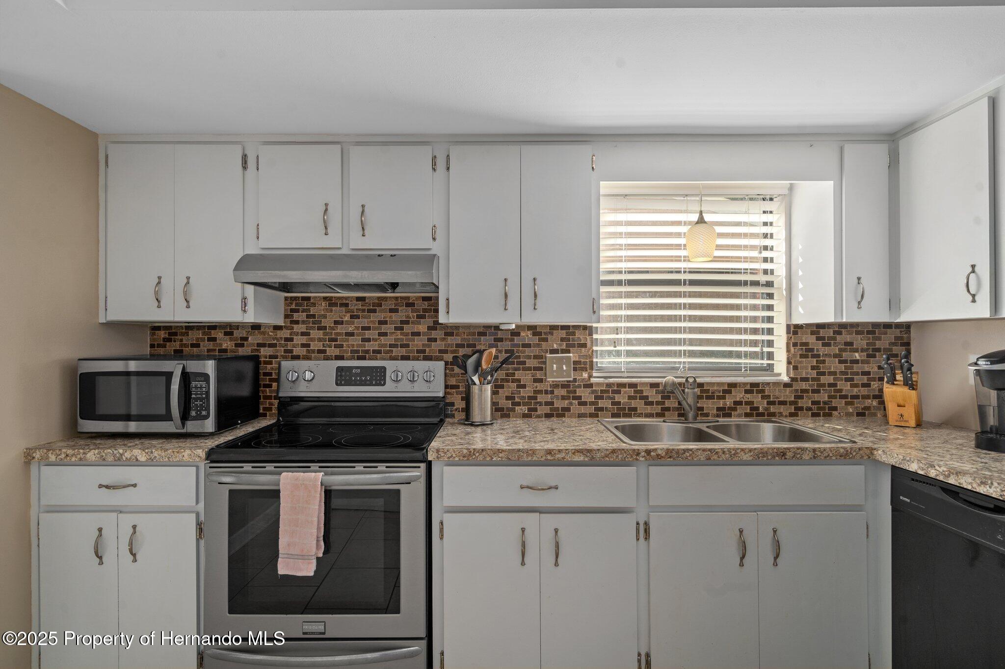 28 Golfview Drive, Homosassa, Florida image 12