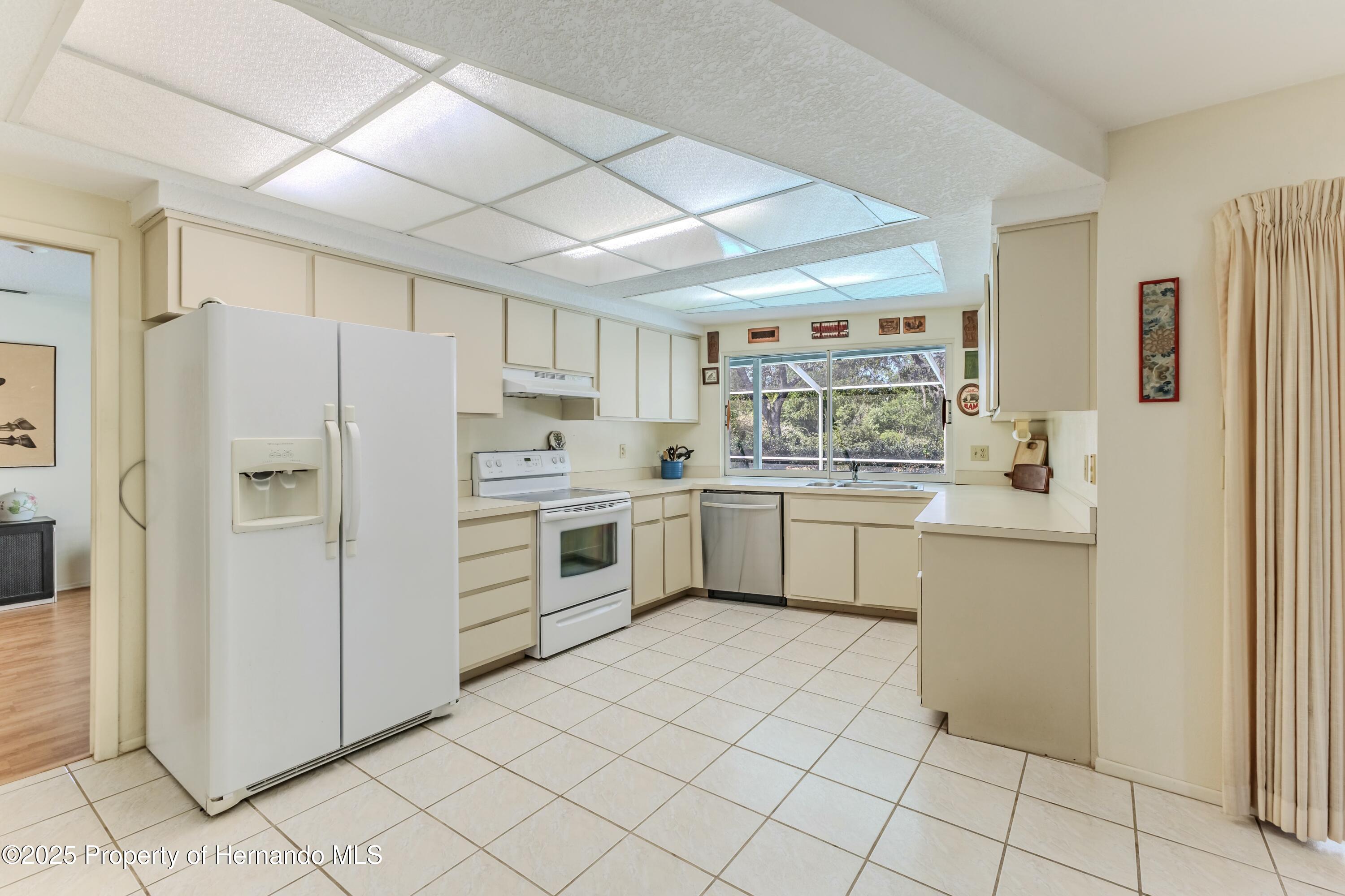 2463 Running Oak Court, Spring Hill, Florida image 15