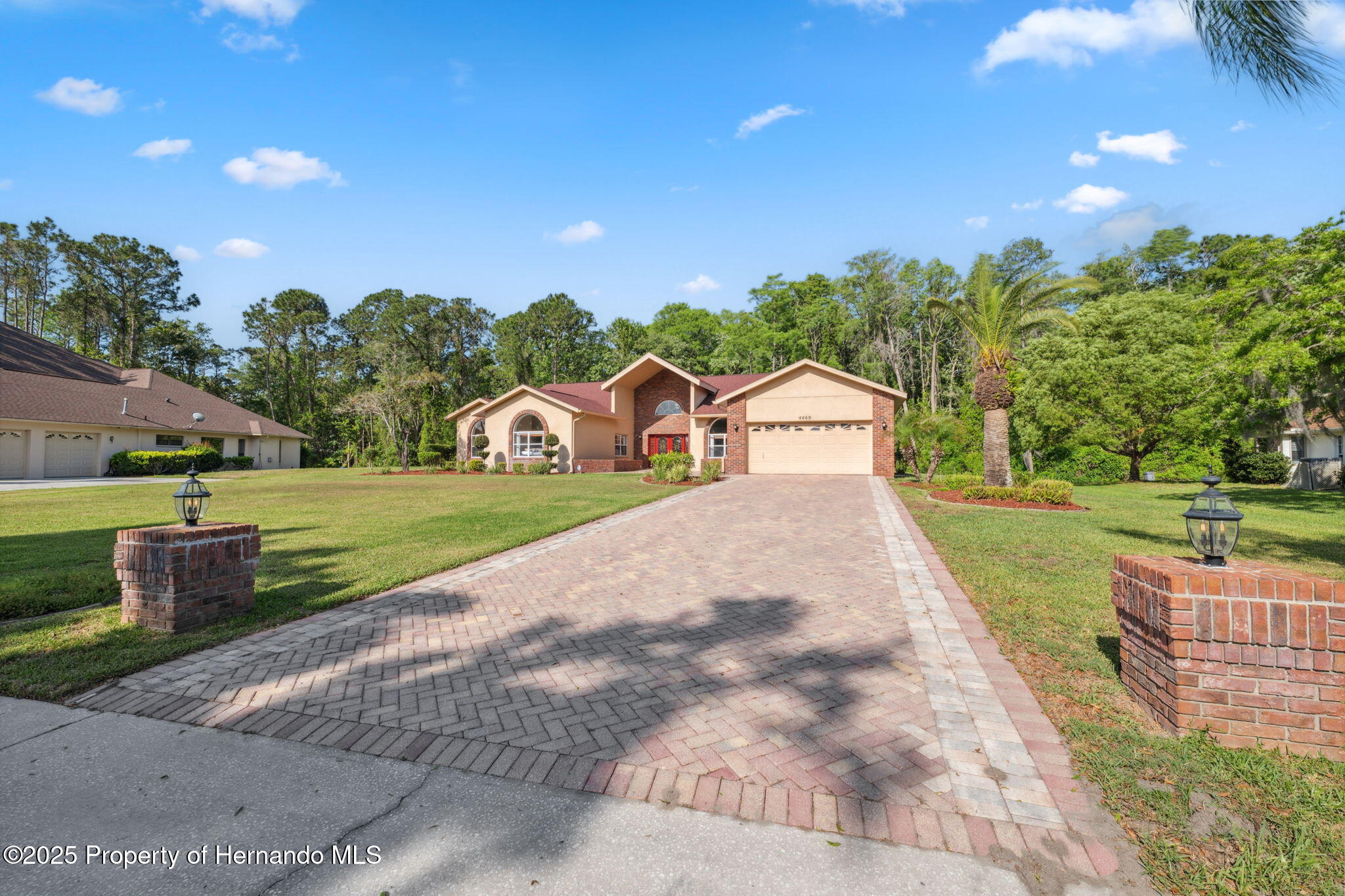 4469 Lake In The Woods Drive, Weeki Wachee, Florida image 4