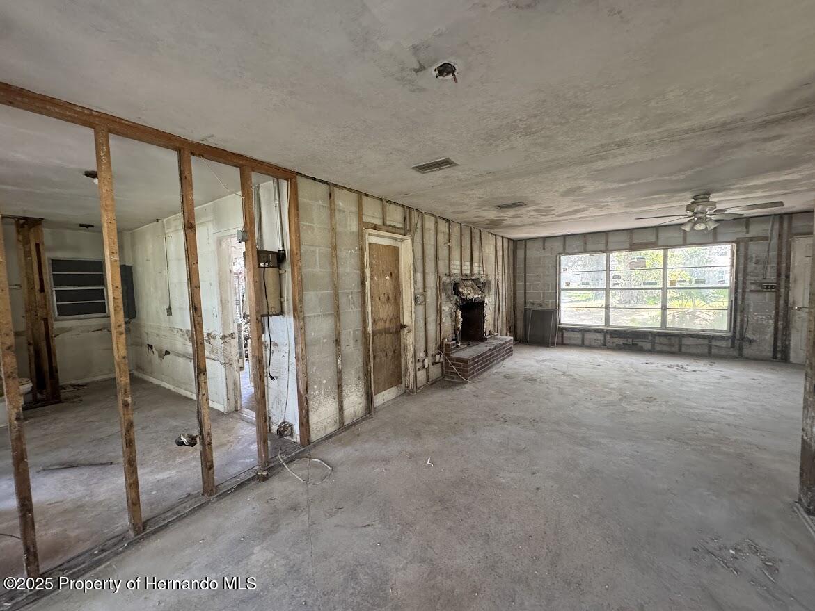 4979 Lakewood Drive, Ridge Manor, Florida image 17