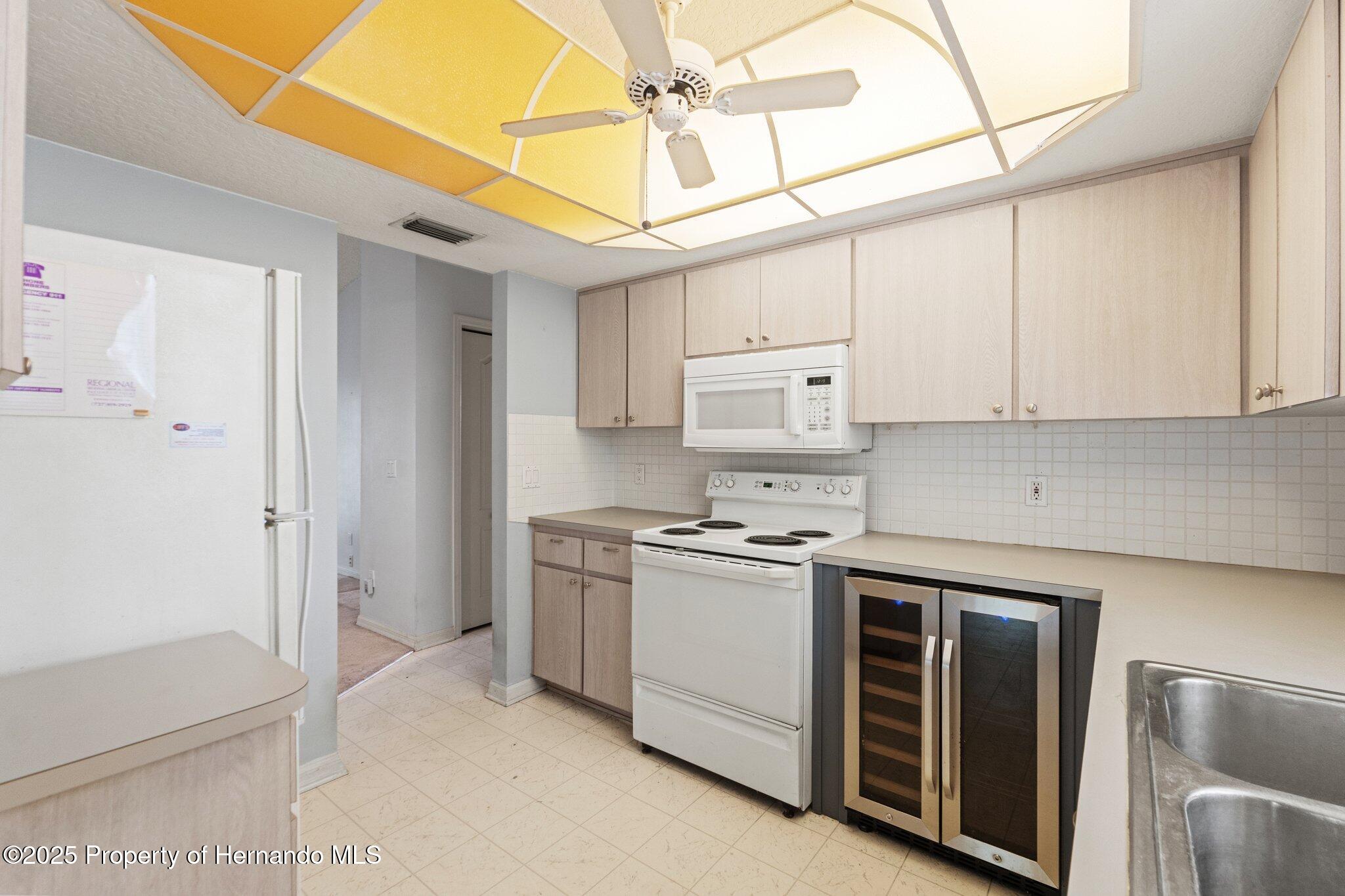 2418 Deltona Boulevard, Spring Hill, Florida image 12